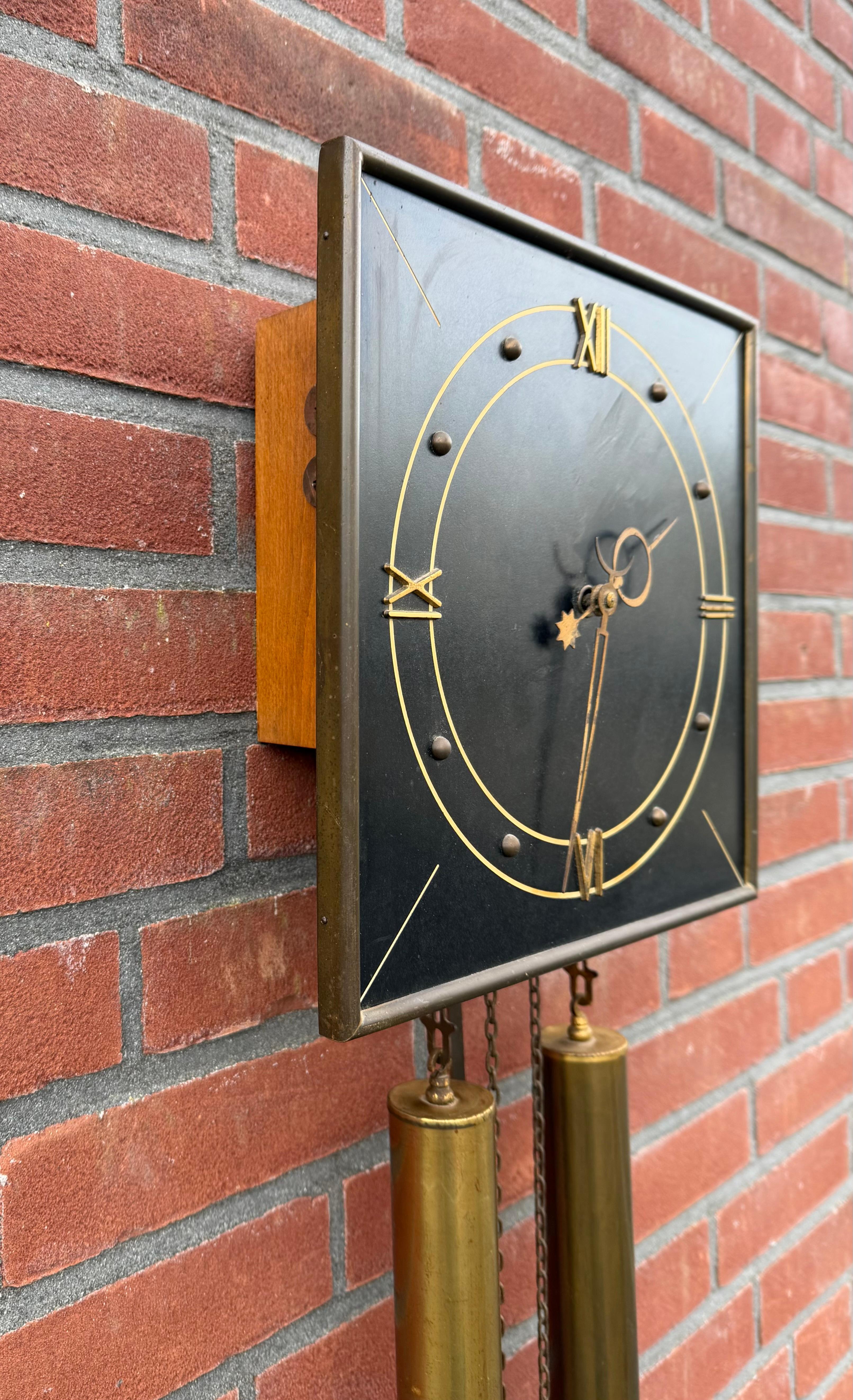 Beautiful Design Midcentury Brass Pendulum Wall Clock, Great Condition 1960s For Sale 5
