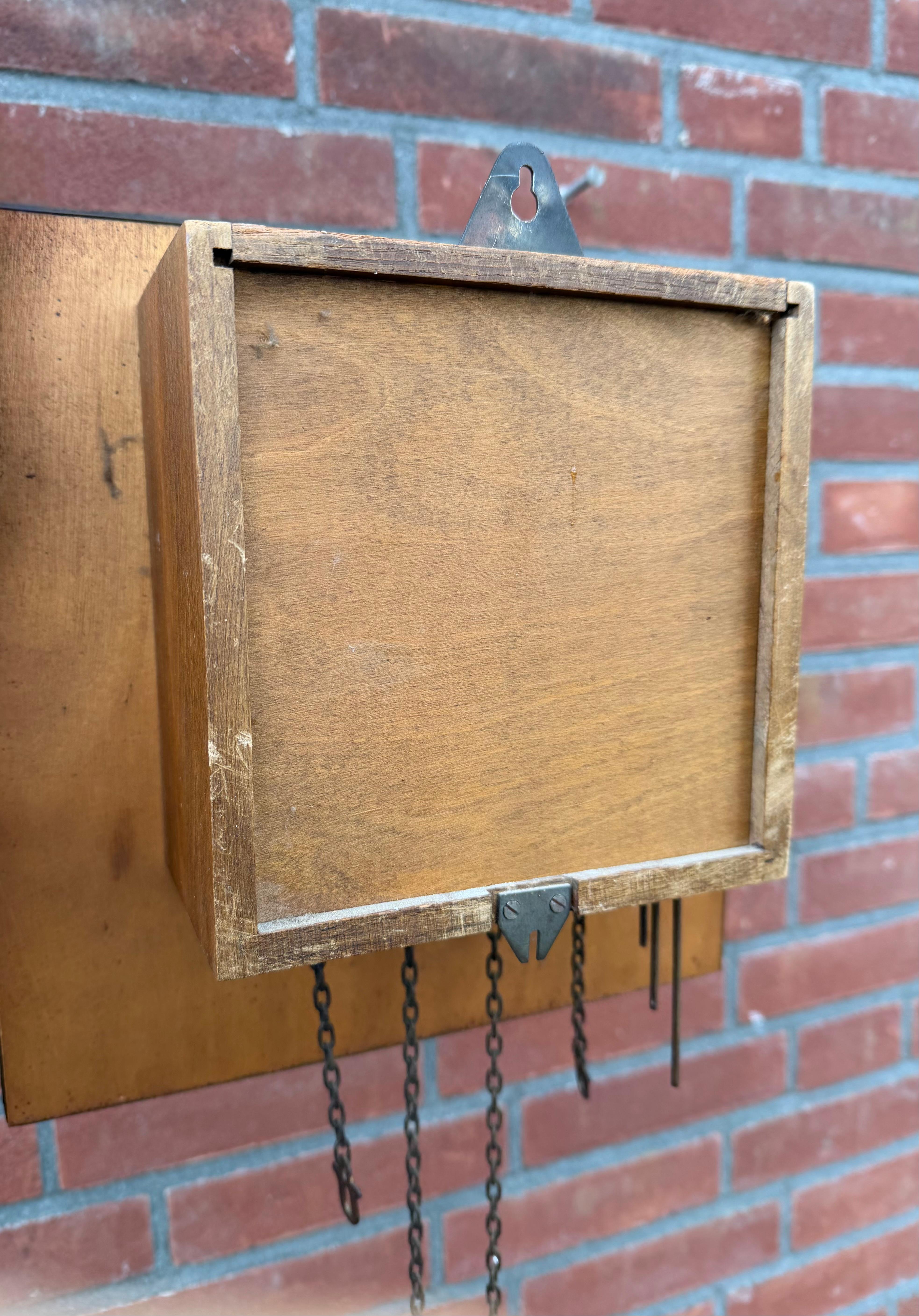 Beautiful Design Midcentury Brass Pendulum Wall Clock, Great Condition 1960s For Sale 10