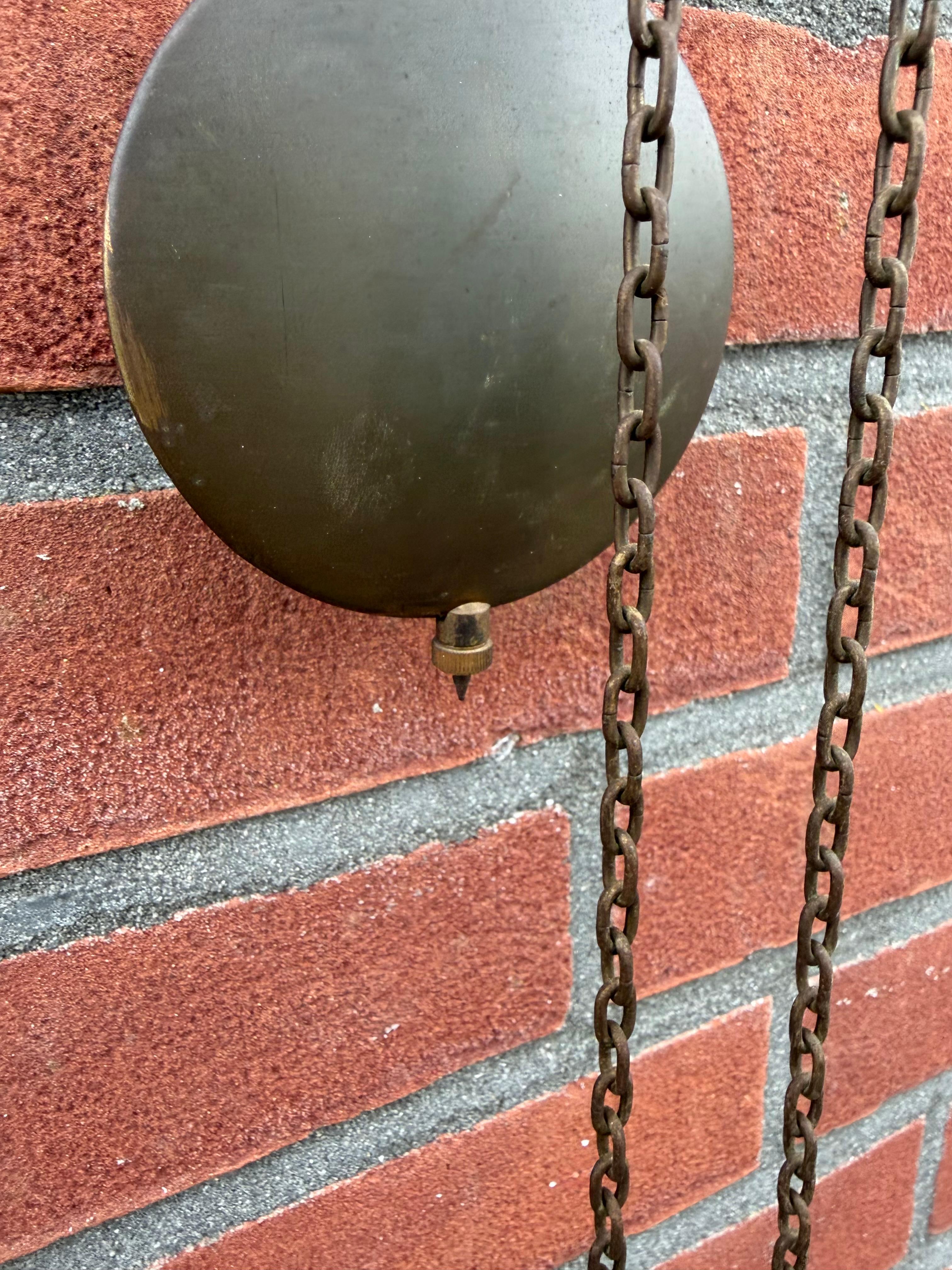 Beautiful Design Midcentury Brass Pendulum Wall Clock, Great Condition 1960s For Sale 1