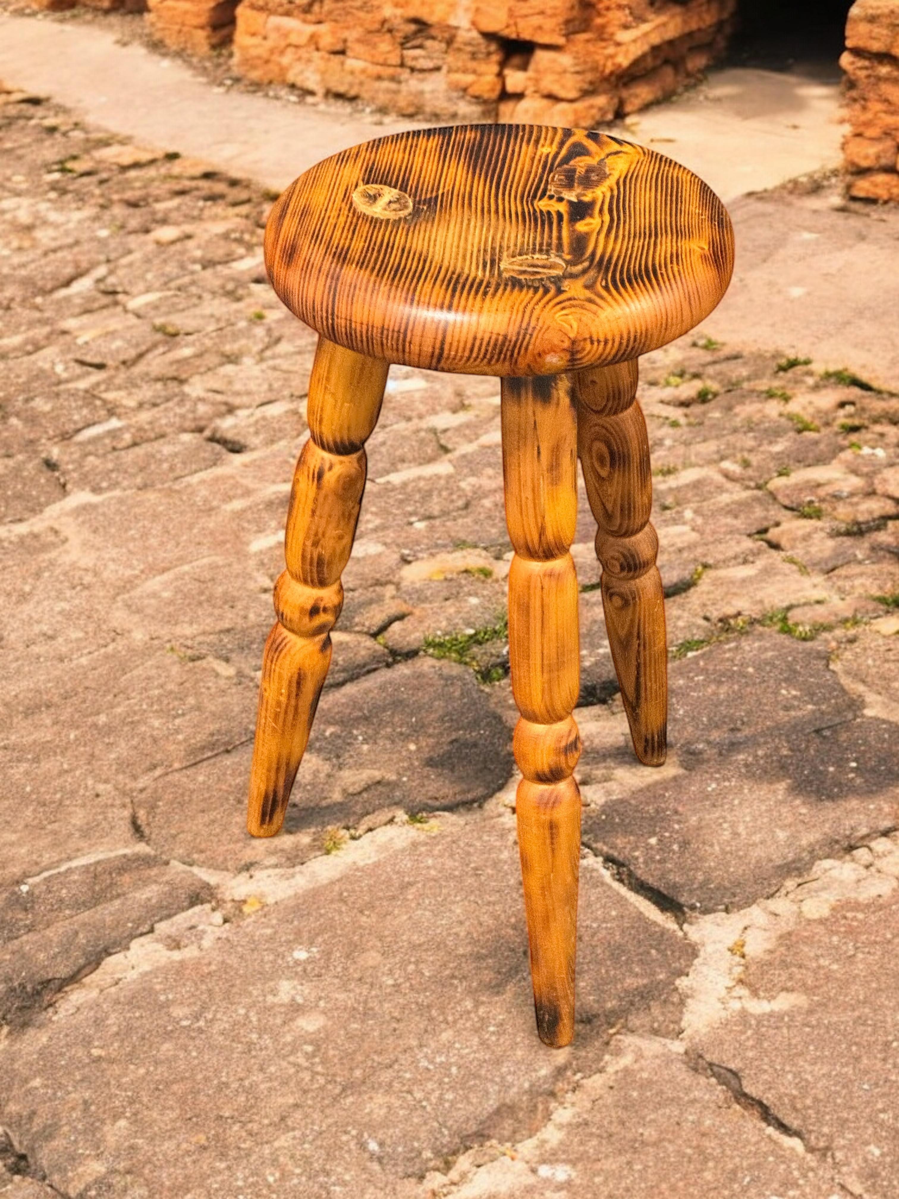 Magnifique tabouret designer à 3 pieds, pin, Autriche, années 1970 en vente 7