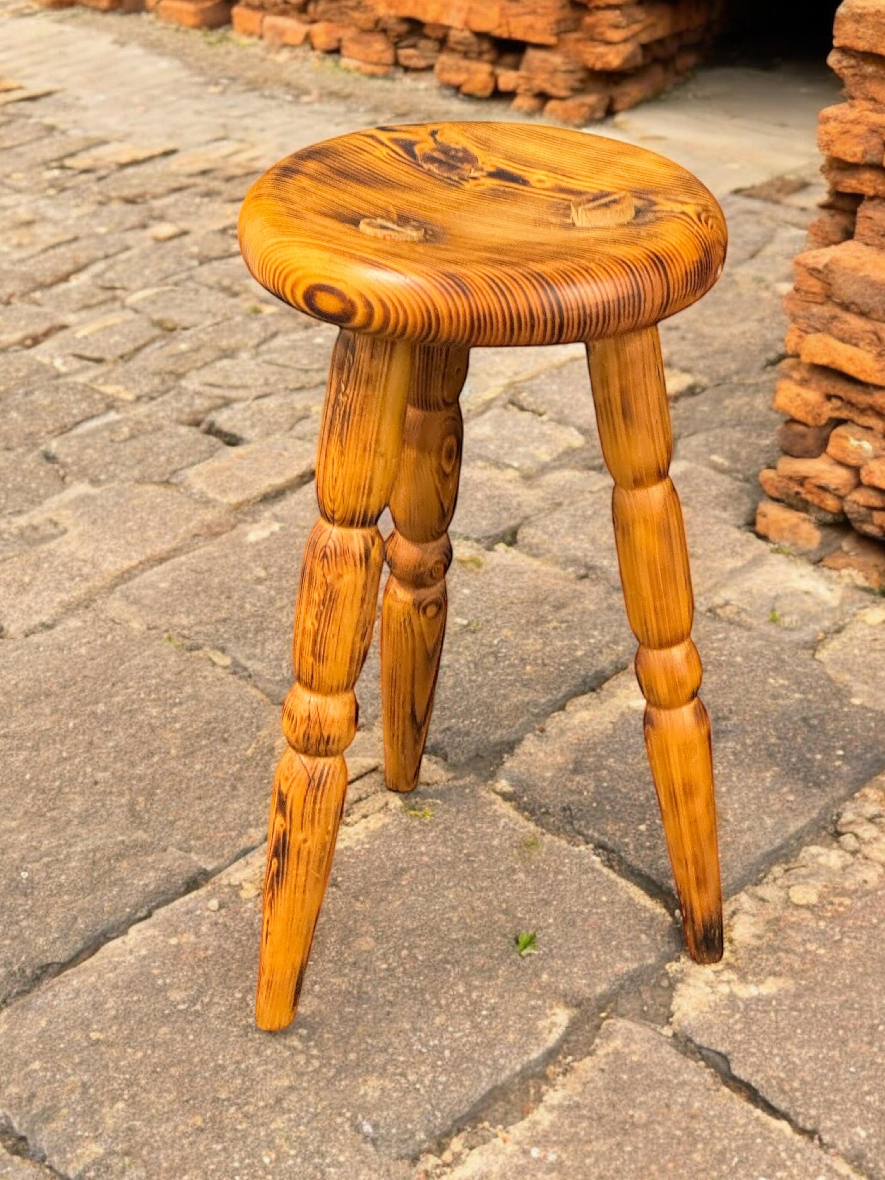 Magnifique tabouret designer à 3 pieds, pin, Autriche, années 1970 en vente 8