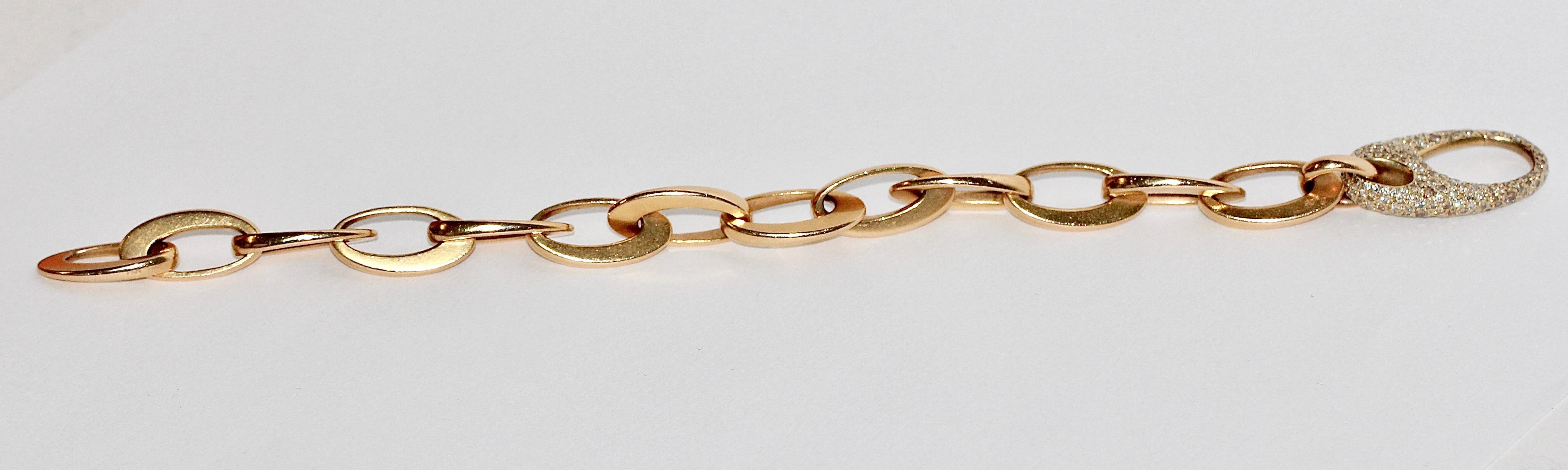 Women's Beautiful Designer Chain Bracelet Made by Pomellato, 18 Karat Gold with Diamonds