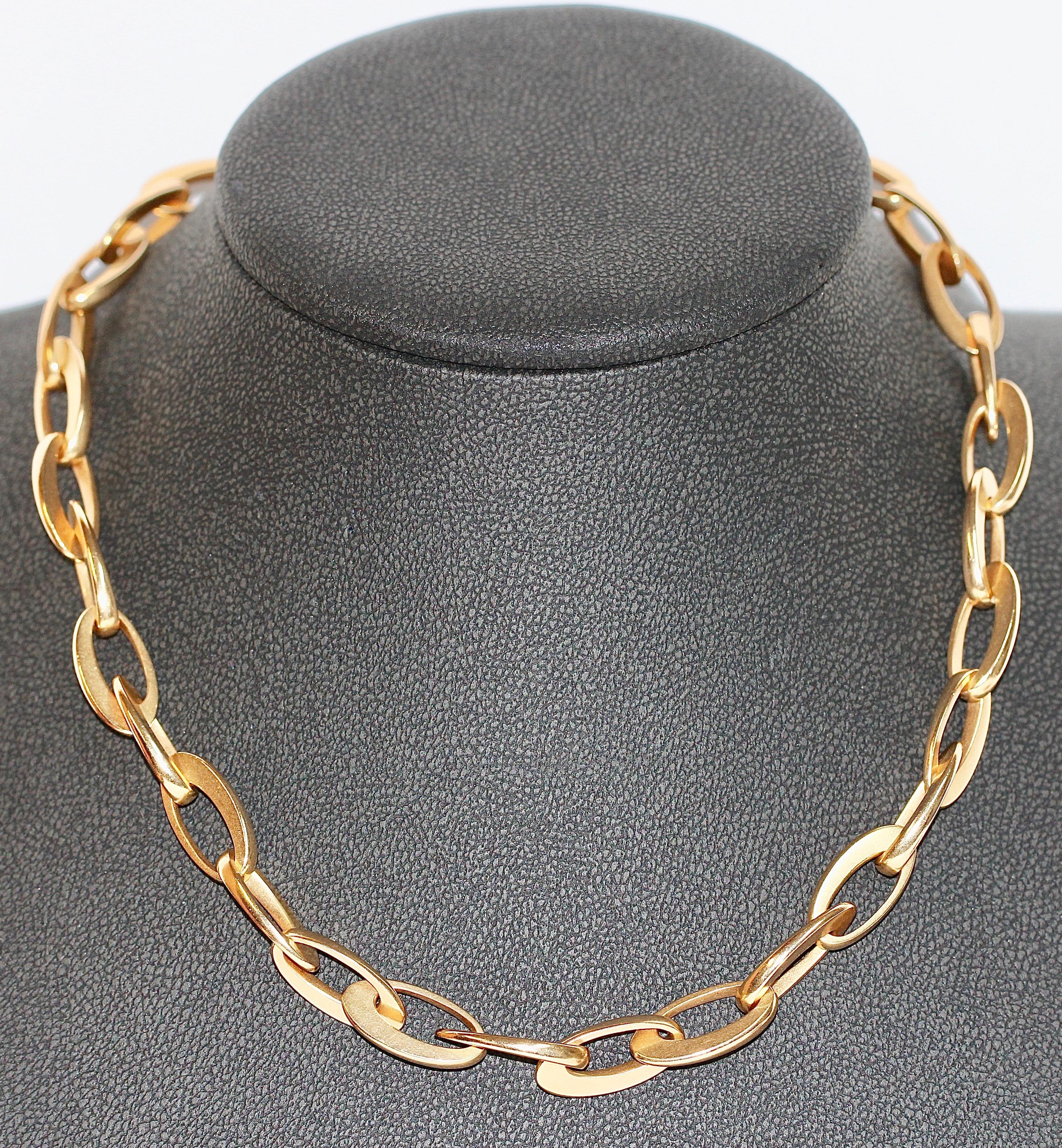 Beautiful designer necklace from Pomellato. 18k gold with diamonds.

Clasp fully set with diamonds.