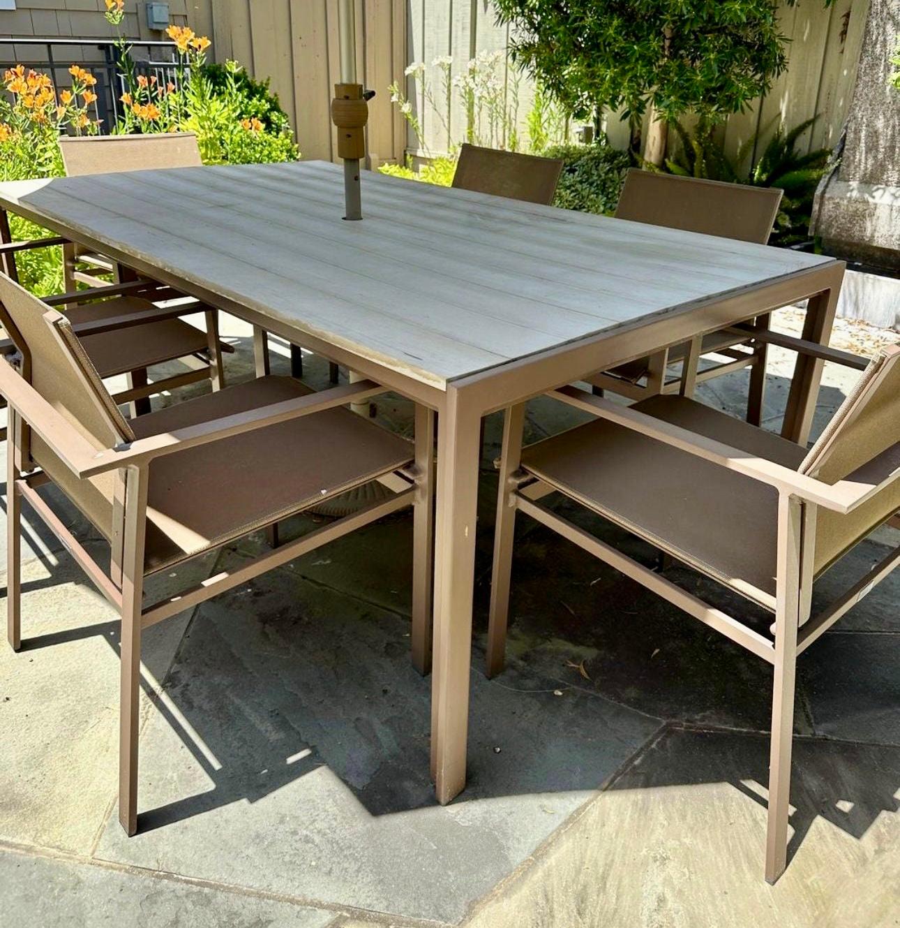American Classical Beautiful Designer Patio Set by Brown Jordan designed by Richard Frinier For Sale