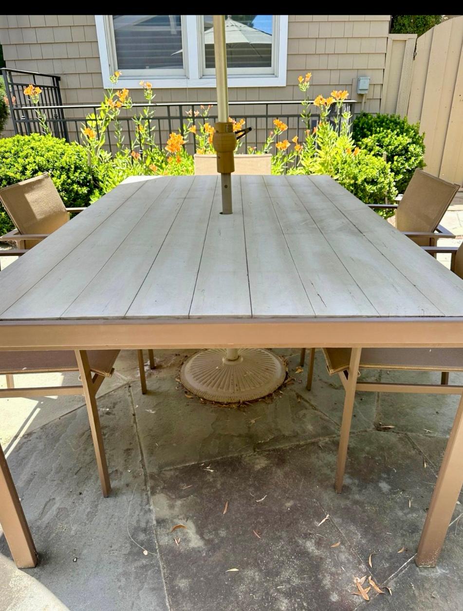 Cast Beautiful Designer Patio Set by Brown Jordan designed by Richard Frinier For Sale