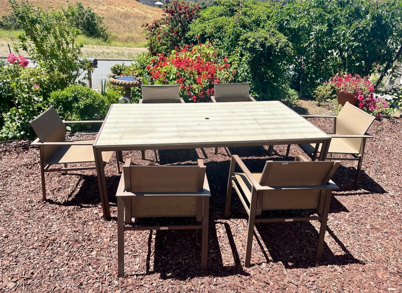 Beautiful Designer Patio Set by Brown Jordan designed by Richard Frinier For Sale 1