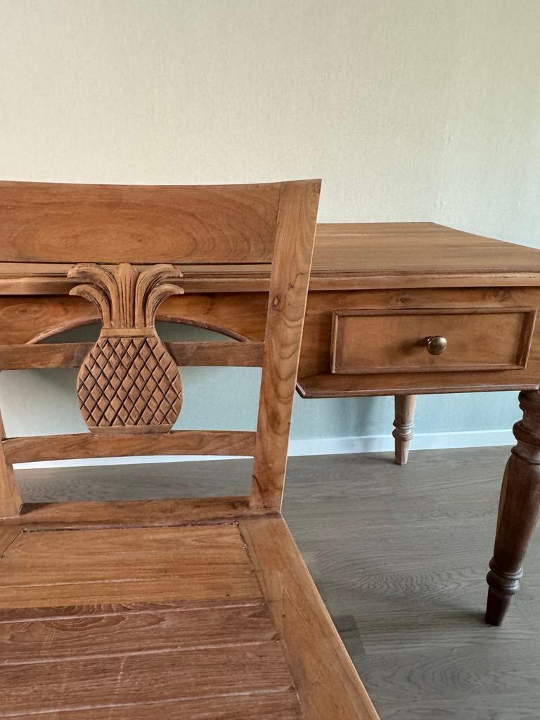 Beautiful desk and chair In Good Condition For Sale In Skogås, Stockholms län