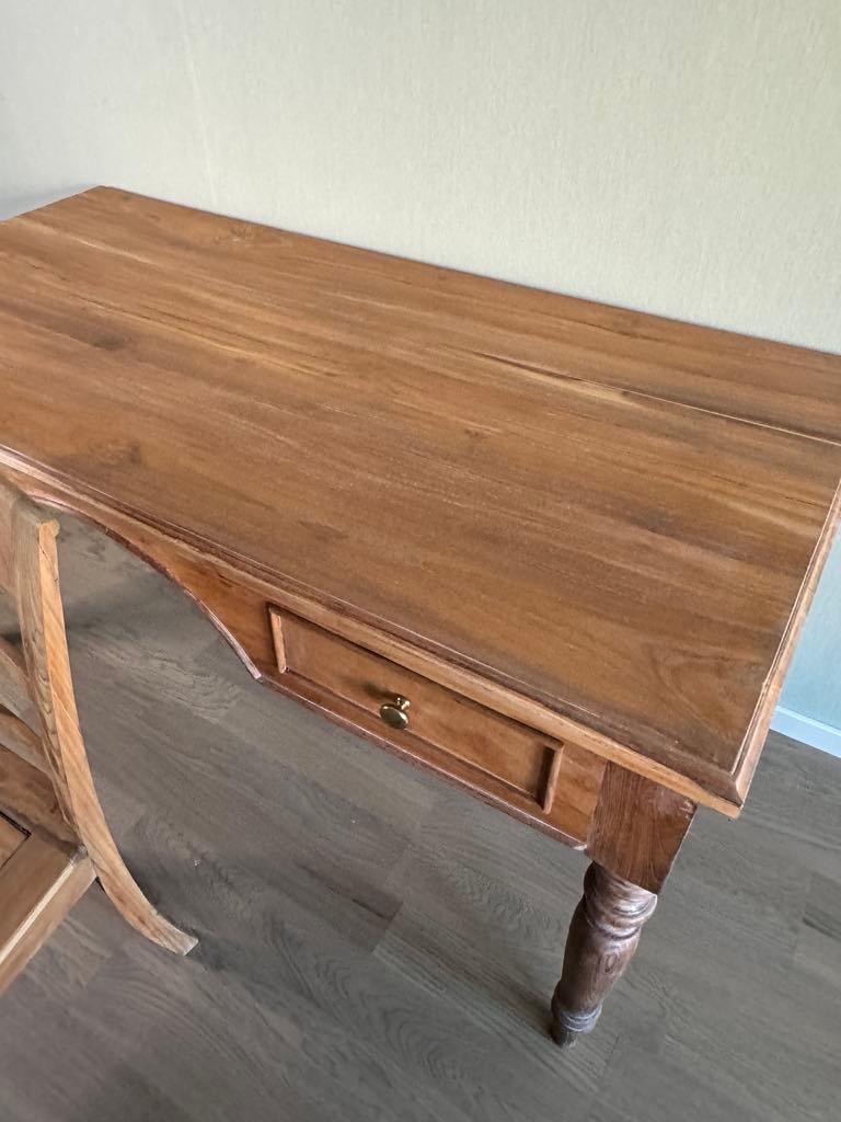 Mid-20th Century Beautiful desk and chair For Sale