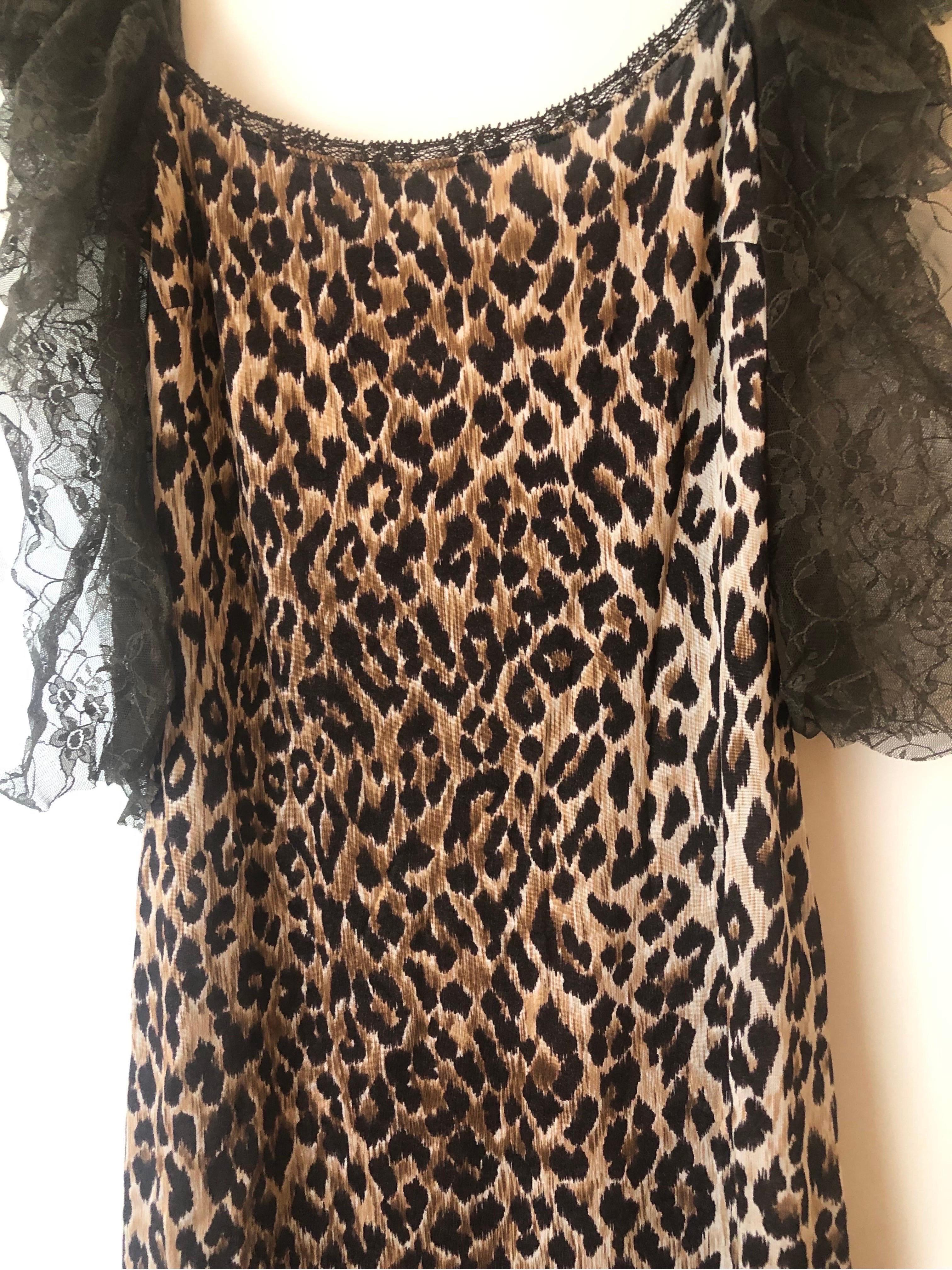 Beautiful D&G Dolce and Gabbana Leopard Print Dress  In Excellent Condition For Sale In Hoffman Estates, IL