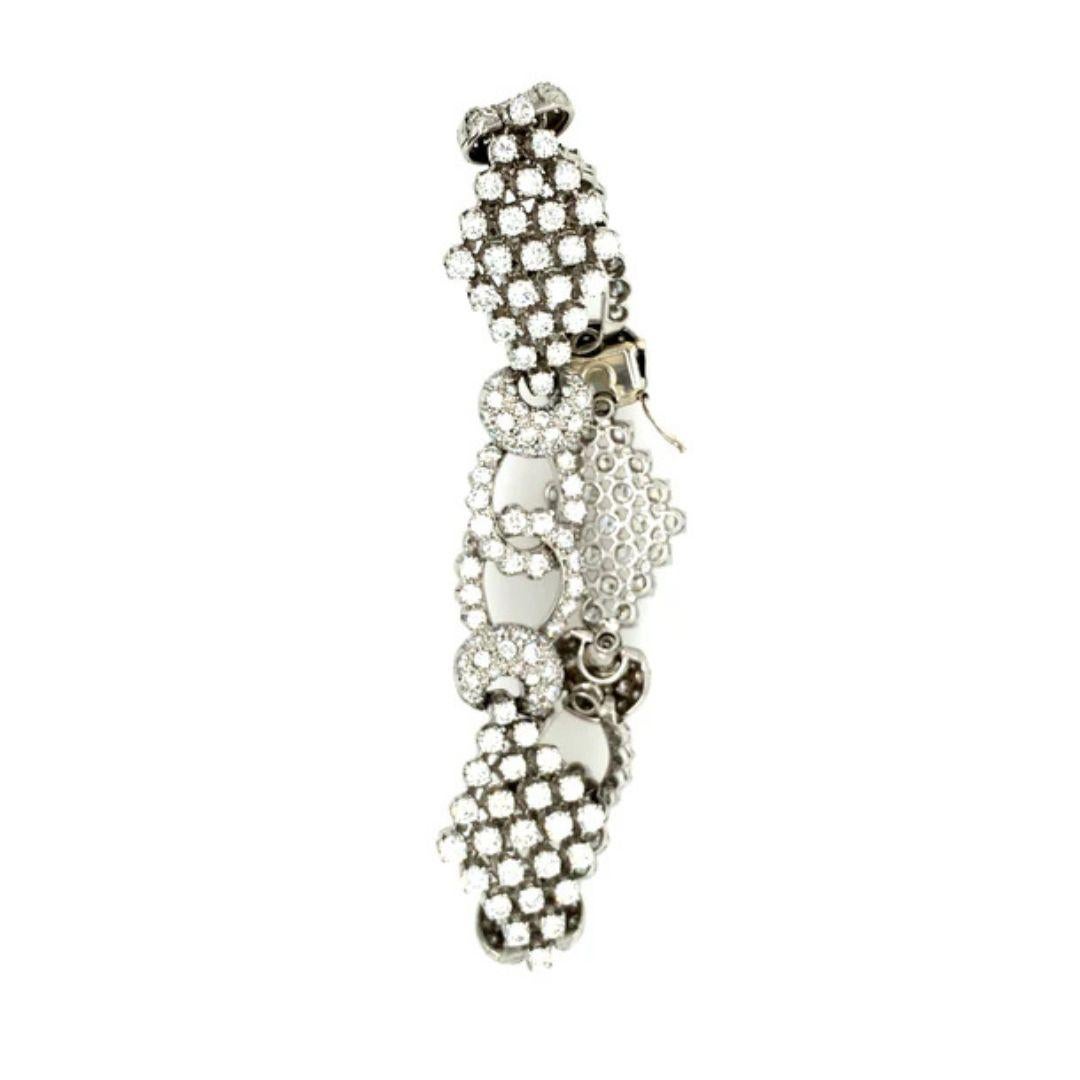 Magnifique bracelet en or blanc au design complexe Bon état - En vente à New Orleans, LA