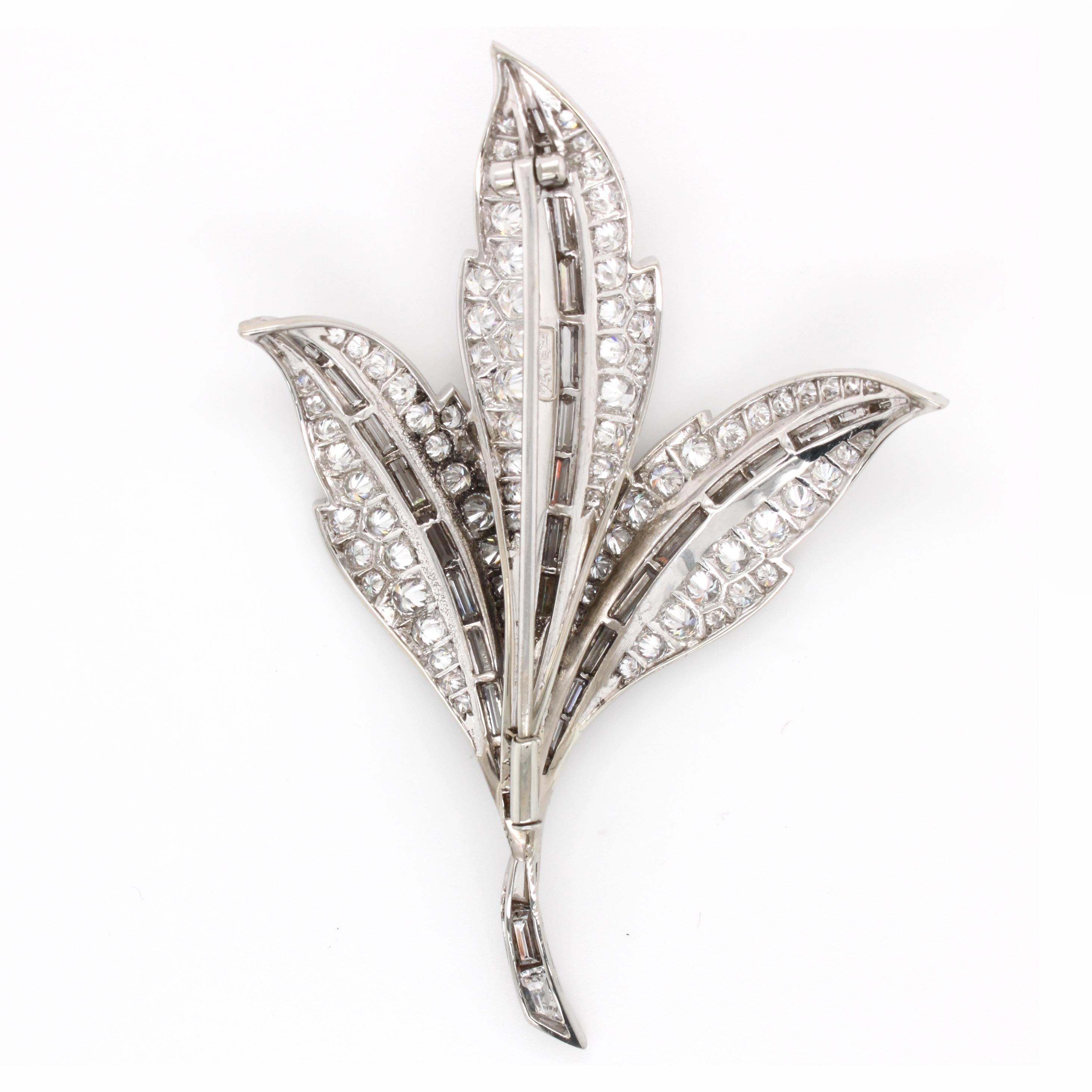 Beautiful Diamond Leaves Brooch, 1980s In Good Condition In Idar-Oberstein, DE