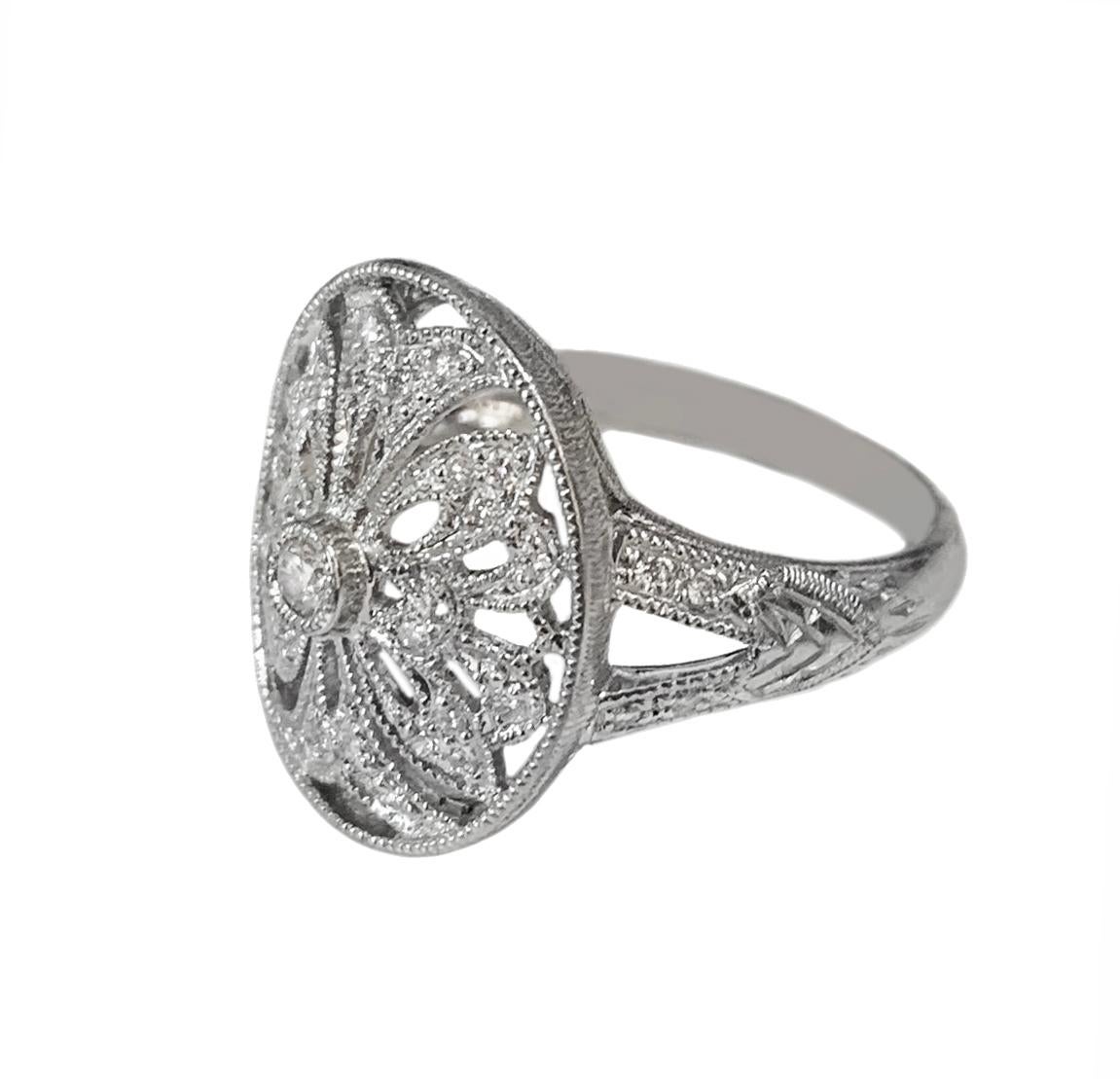 Platinum
Ring size: 6.5
Dimension: 14x17mm
Diamonds: 0.26ct, VS/G