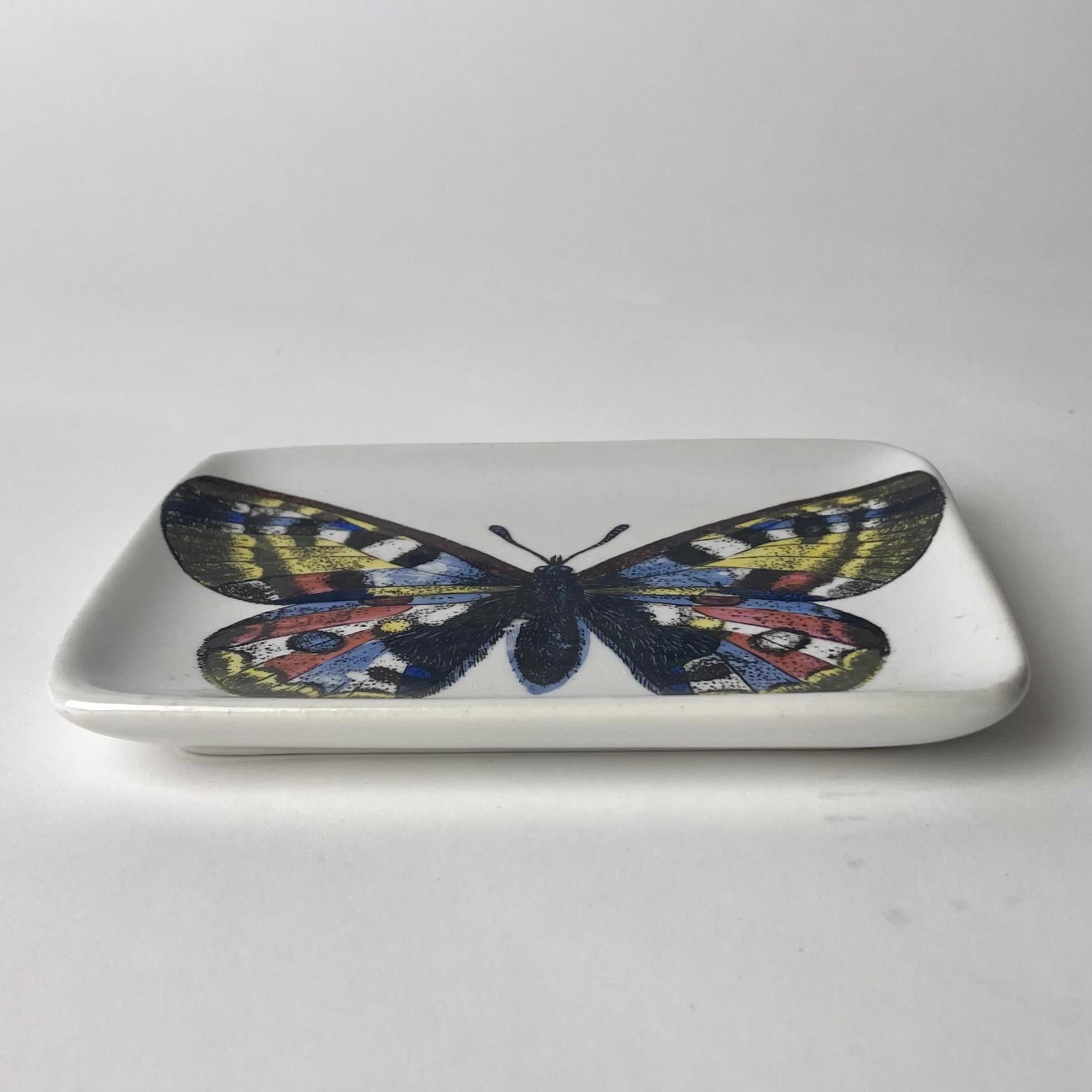 Beautiful dish with Butterfly in porcelain by Piero Fornasetti. Mid-20th Century In Good Condition For Sale In Knivsta, SE
