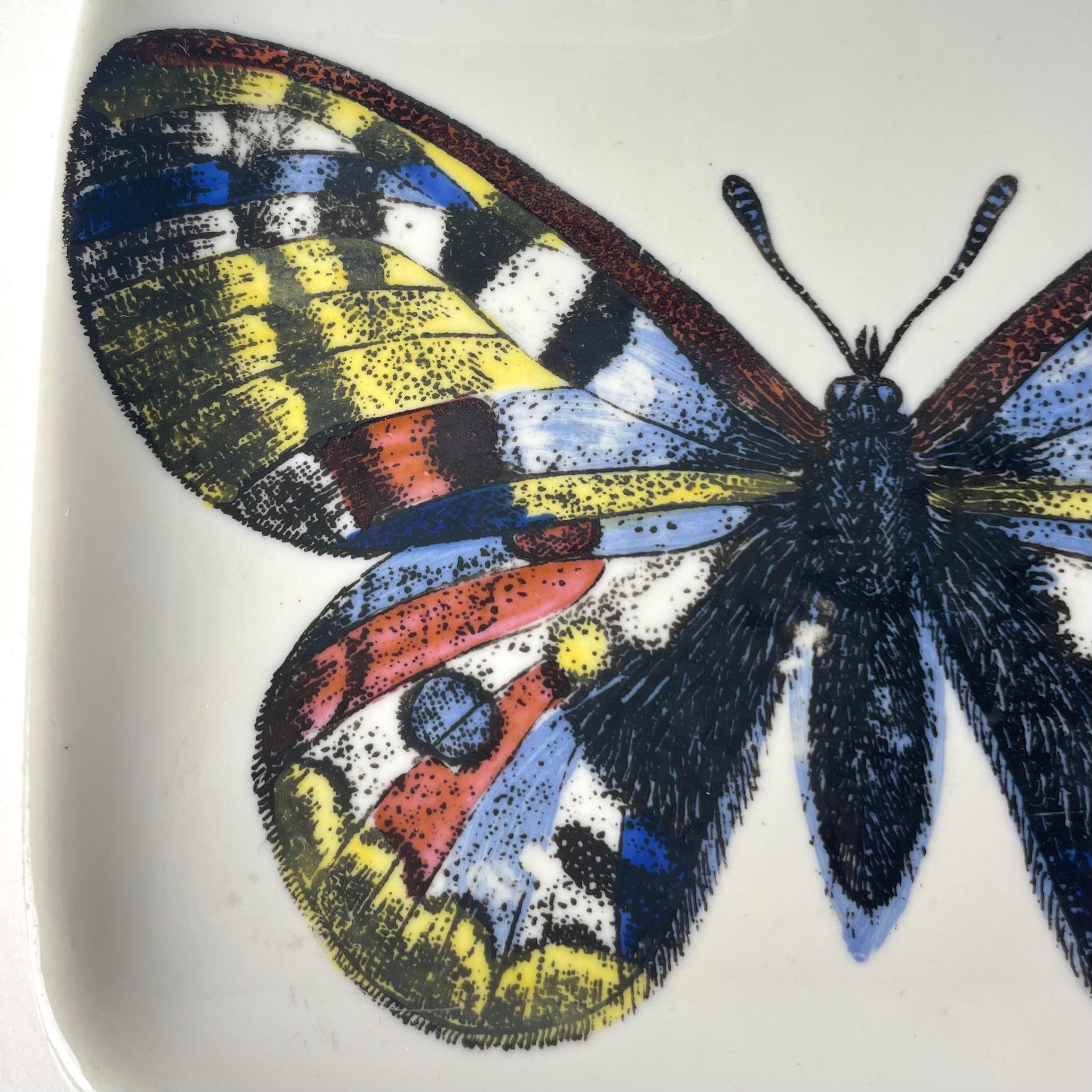 Beautiful dish with Butterfly in porcelain by Piero Fornasetti. Mid-20th Century For Sale 1