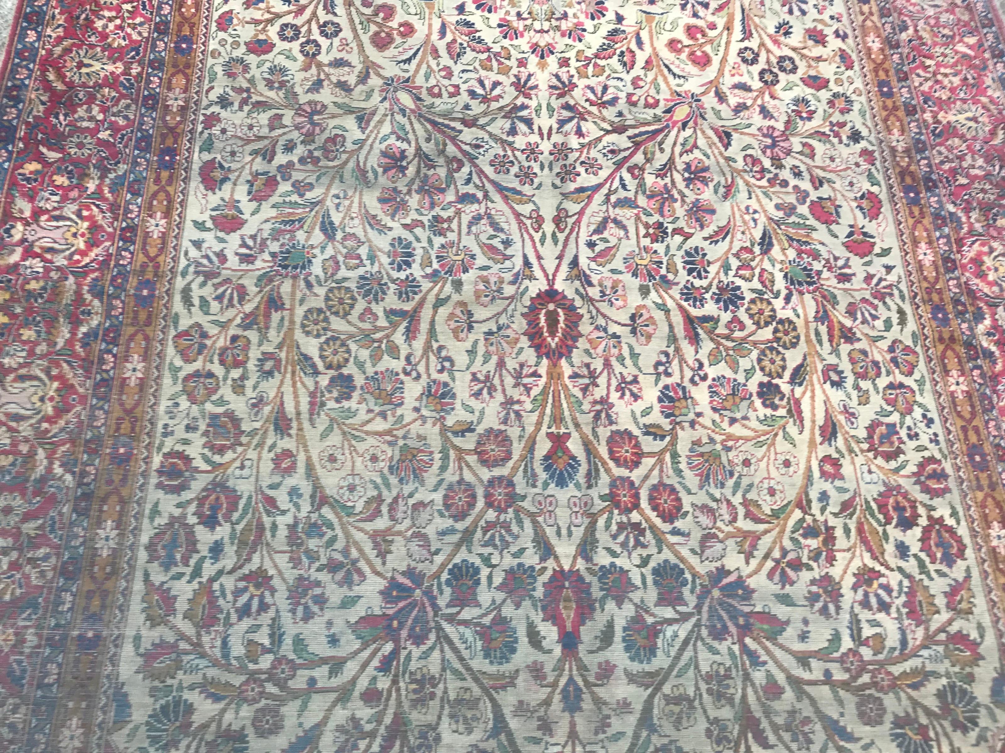 Soie Bobyrug's Beautiful Distressed Antique Kashan Silk Rug (Tapis de soie antique vieilli) en vente