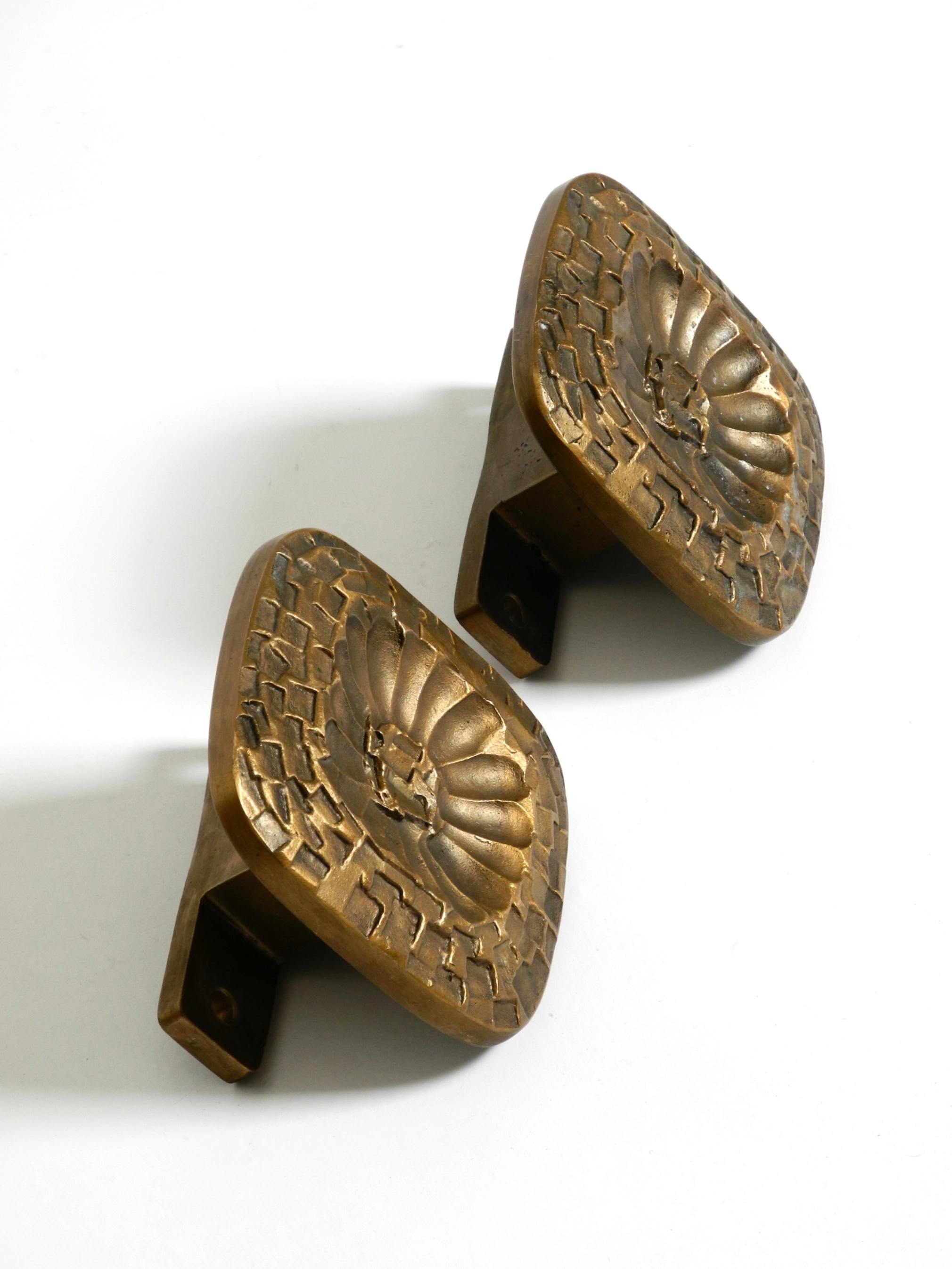 Bellissima maniglia per porta bifacciale in bronzo massiccio di stile moderno di metà secolo in vendita 3