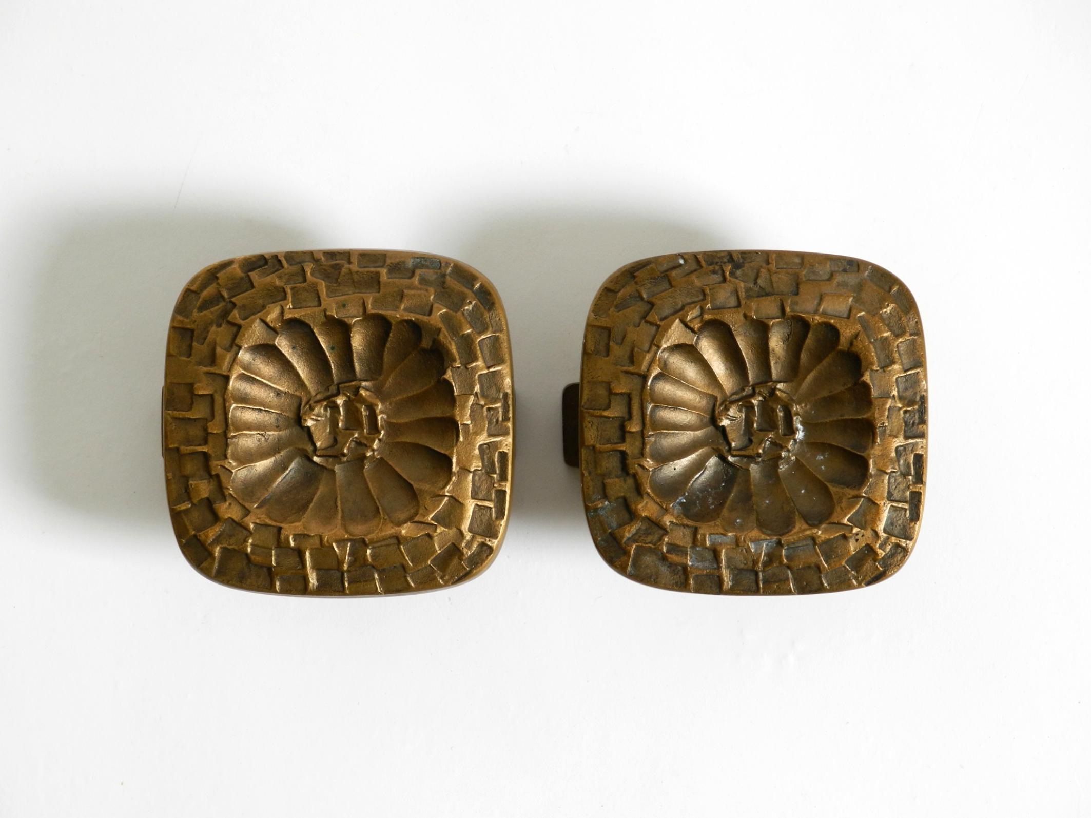 Mid-Century moderno Bellissima maniglia per porta bifacciale in bronzo massiccio di stile moderno di metà secolo in vendita