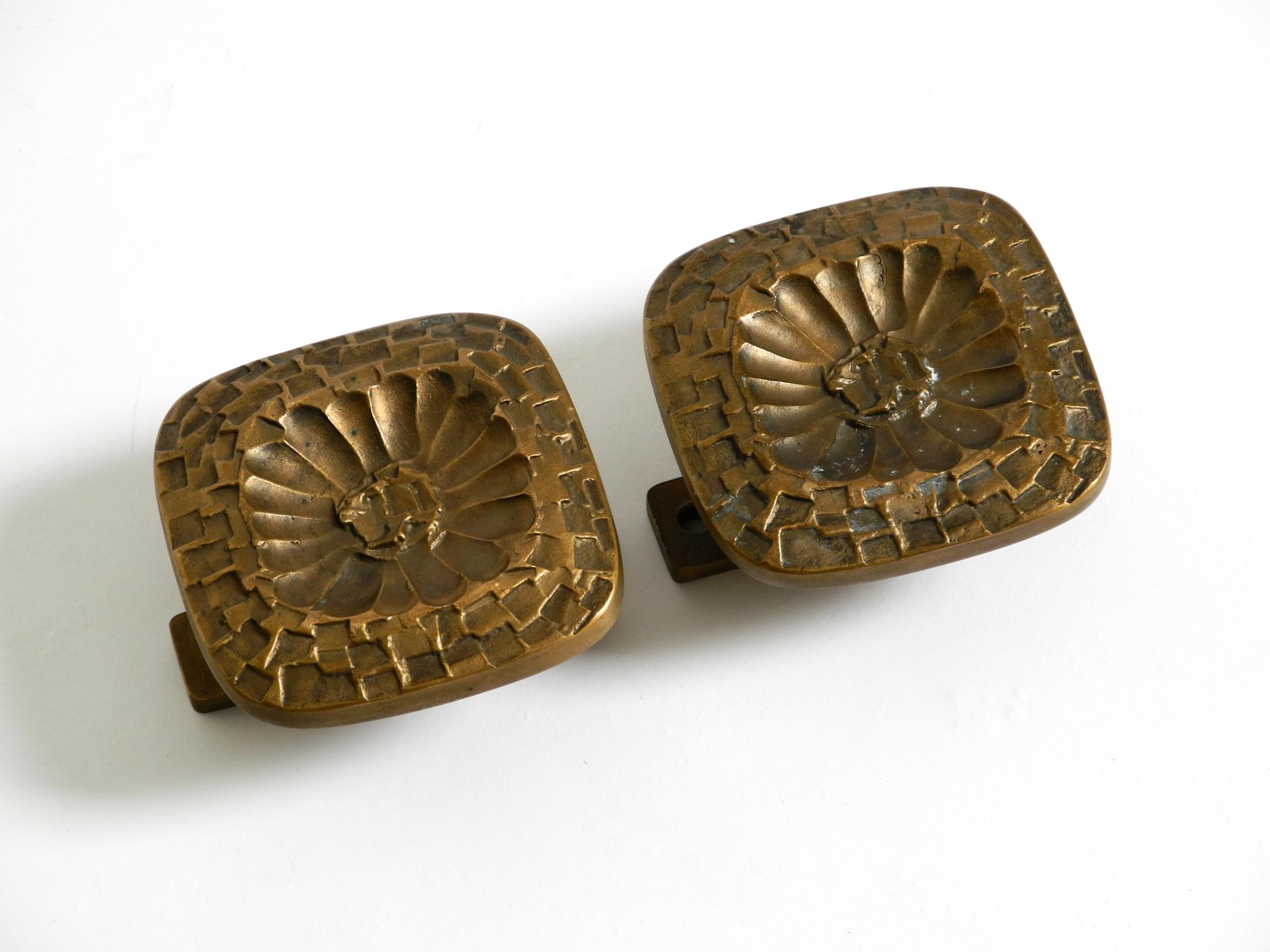 Tedesco Bellissima maniglia per porta bifacciale in bronzo massiccio di stile moderno di metà secolo in vendita