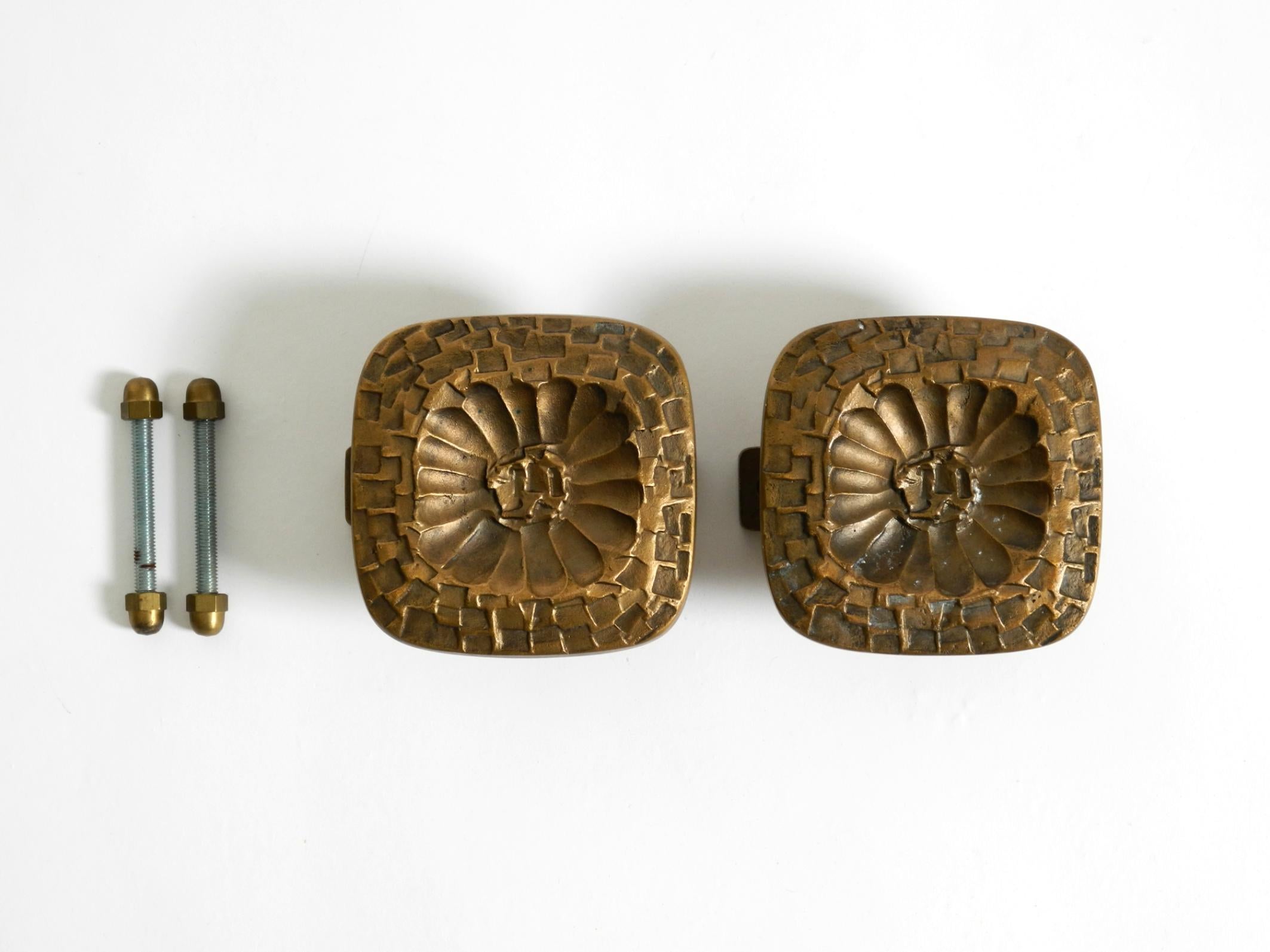 Bellissima maniglia per porta bifacciale in bronzo massiccio di stile moderno di metà secolo In condizioni buone in vendita a München, DE