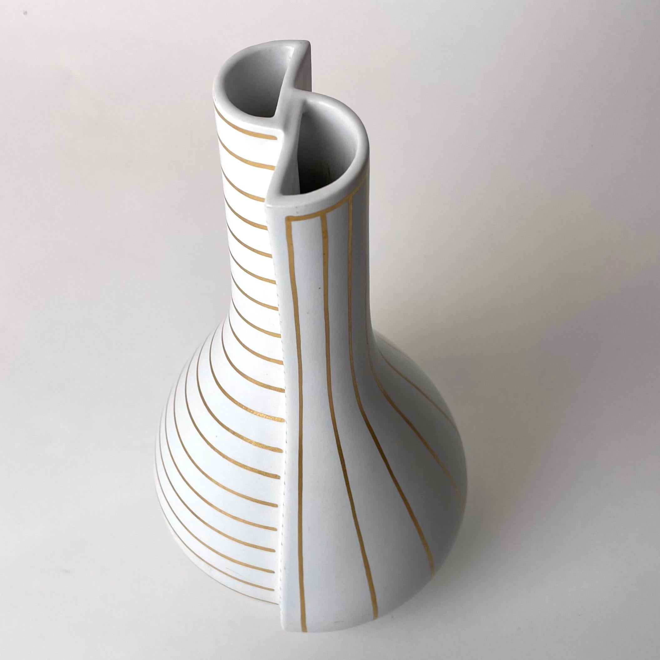 Beautiful Double Vase ”Guldsurrea” designed 1939 by Wilhelm Kåge, Gustavsberg In Good Condition For Sale In Knivsta, SE