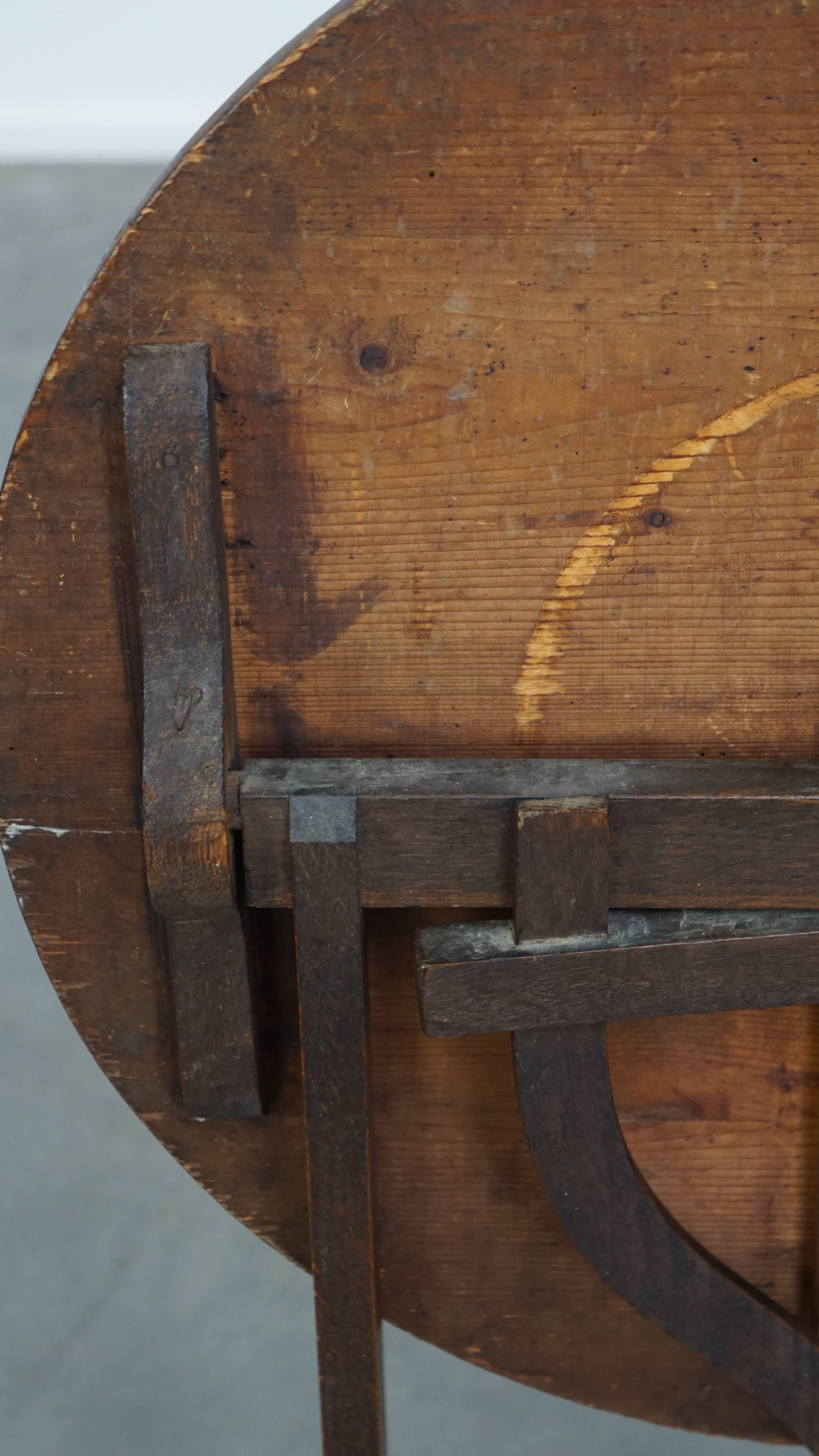 Beautiful Early 19th-Century French Antique Wine/Folding Table For Sale 1