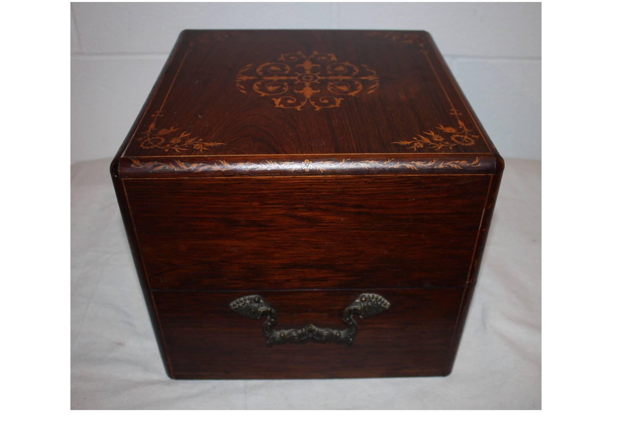 Beautiful Early 19th Century French Liqueur Box In Excellent Condition For Sale In Stockbridge, GA