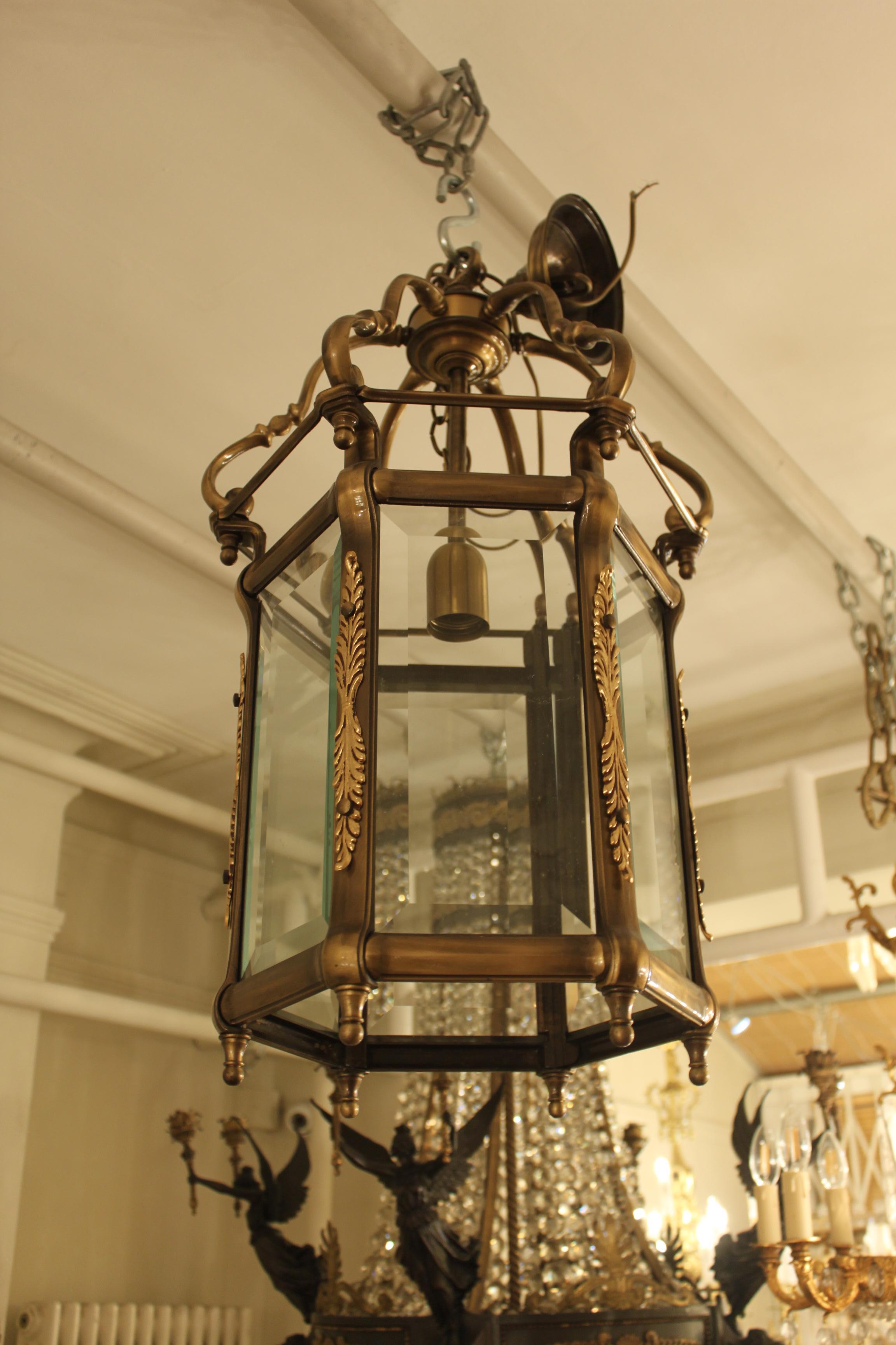 Belle lanterne en laiton du début du 20e siècle en vente 2