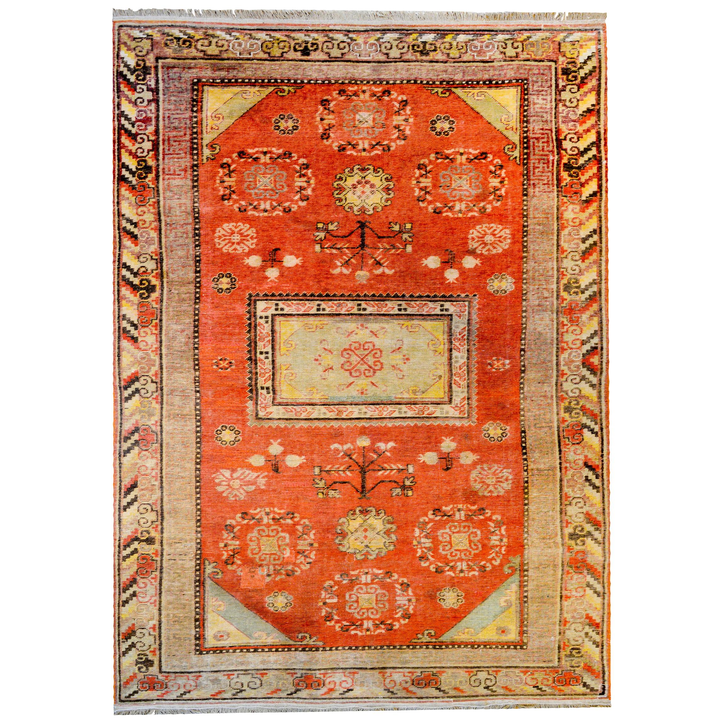 Schöner zentralasiatischer Khotan-Teppich aus dem frühen 20. Jahrhundert