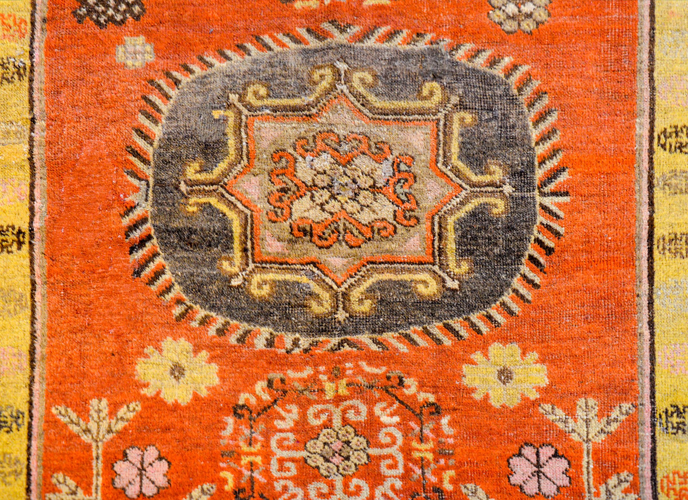 Vegetable Dyed Beautiful Early 20th Century Central Asian Samarghand Rug For Sale