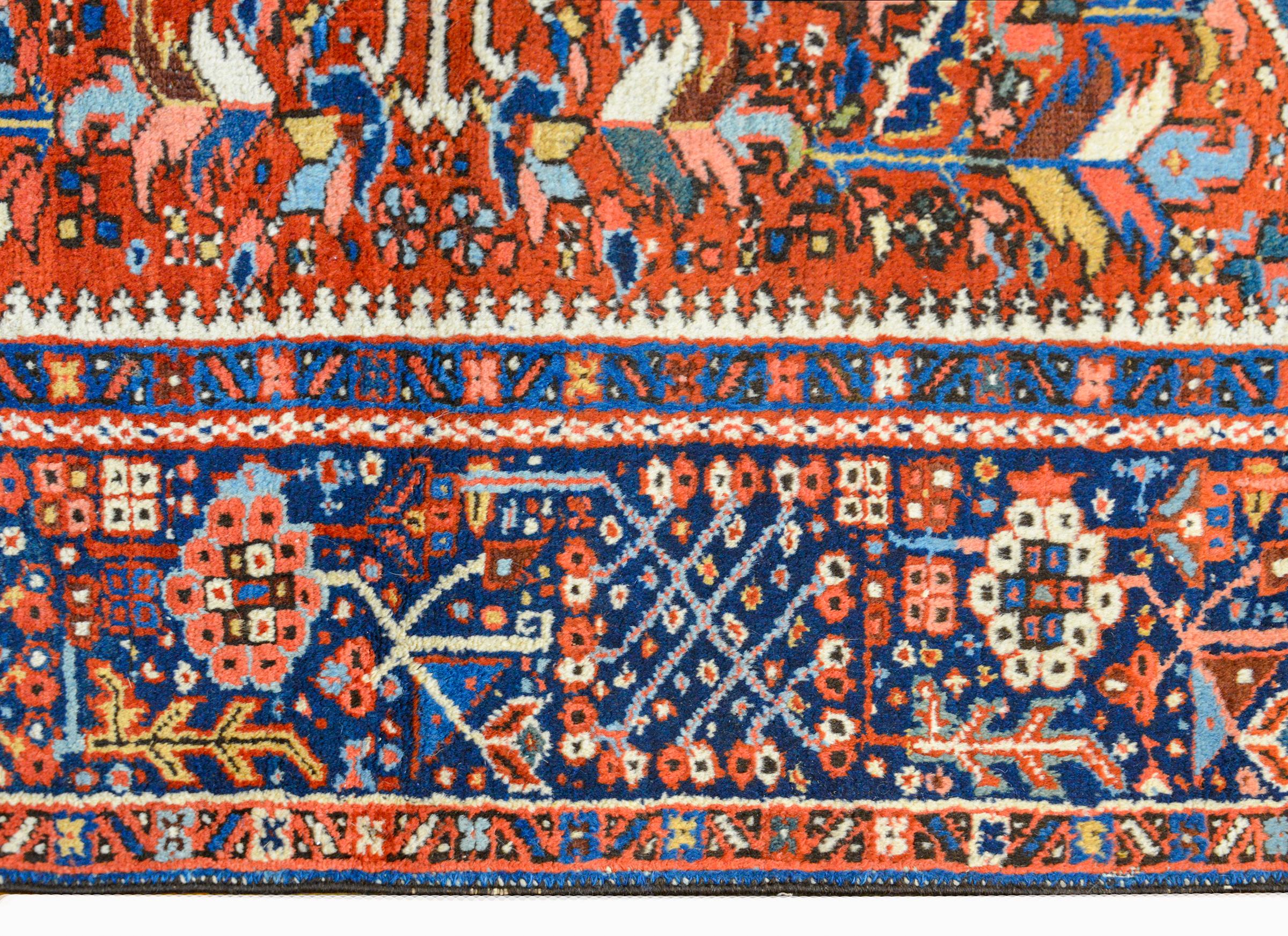 Schöner Karajeh-Teppich aus dem frühen 20. Jahrhundert im Angebot 1