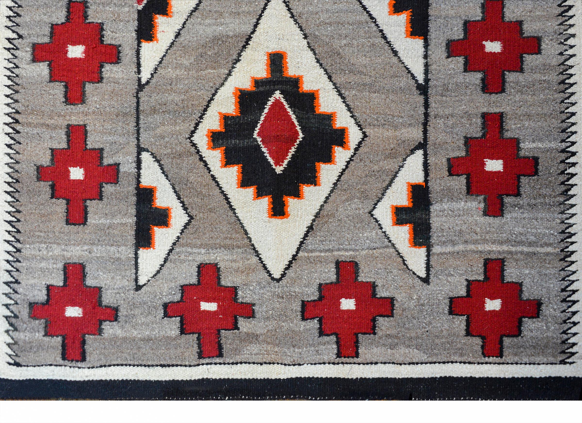 Mid-20th Century Beautiful Early 20th Century Navajo Rug