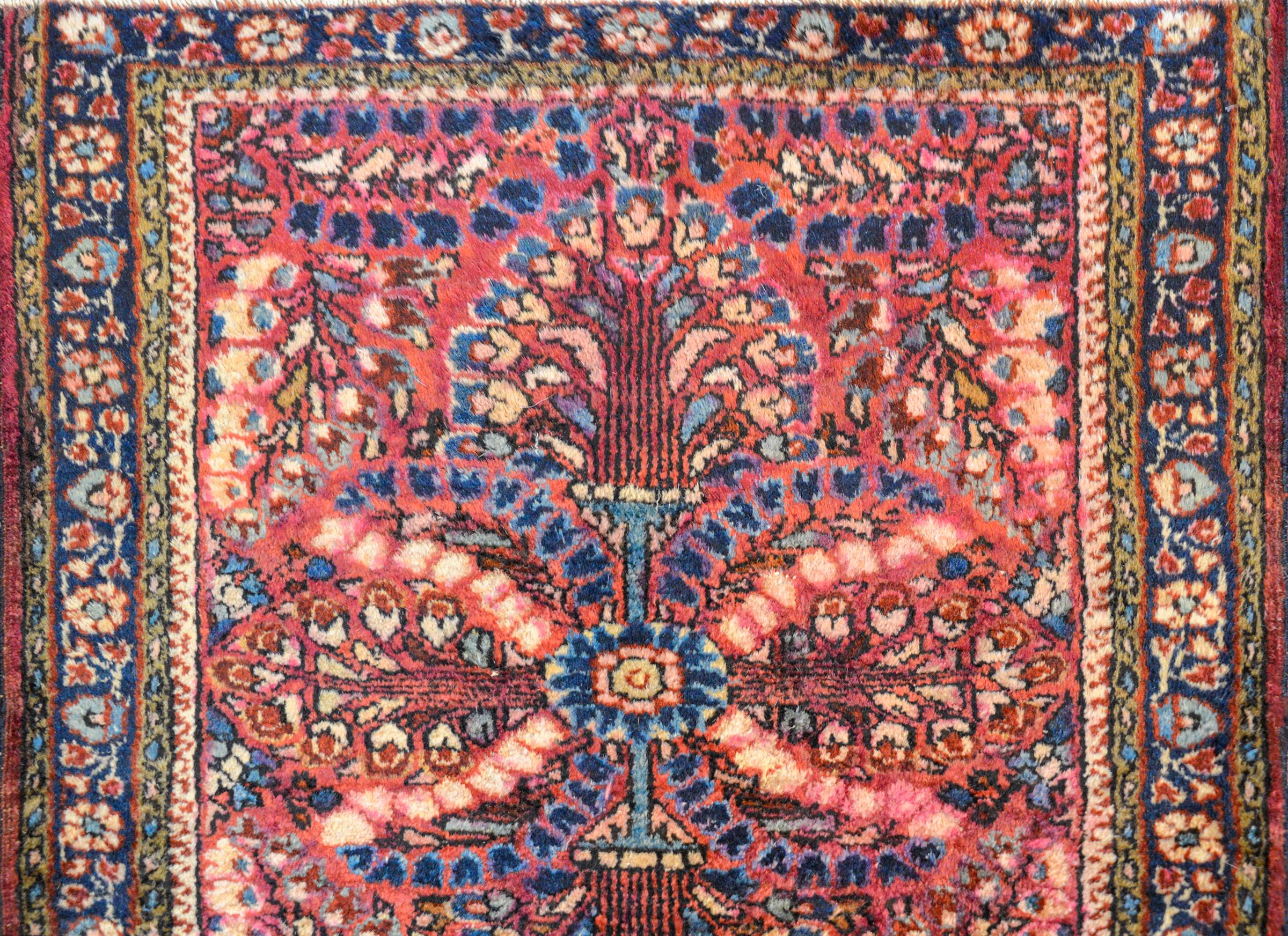 Vegetable Dyed Beautiful Early 20th Century Sarouk Rug For Sale