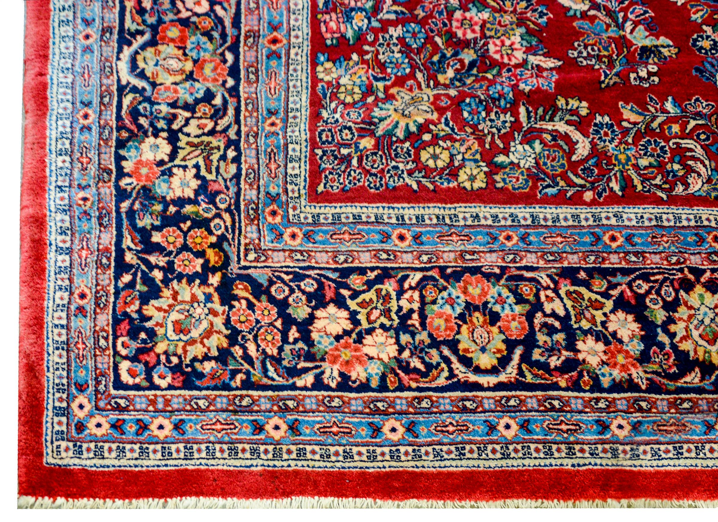 Mid-20th Century Beautiful Early 20th Century Sarouk Rug For Sale
