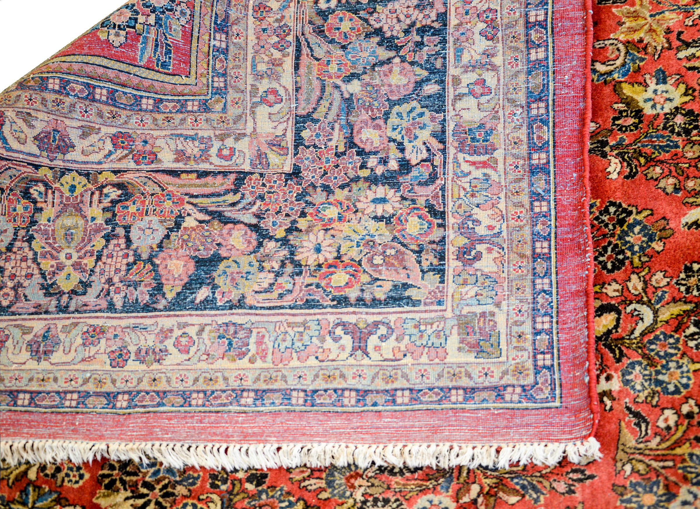 Mid-20th Century Beautiful Early 20th Century Sarouk Rug For Sale