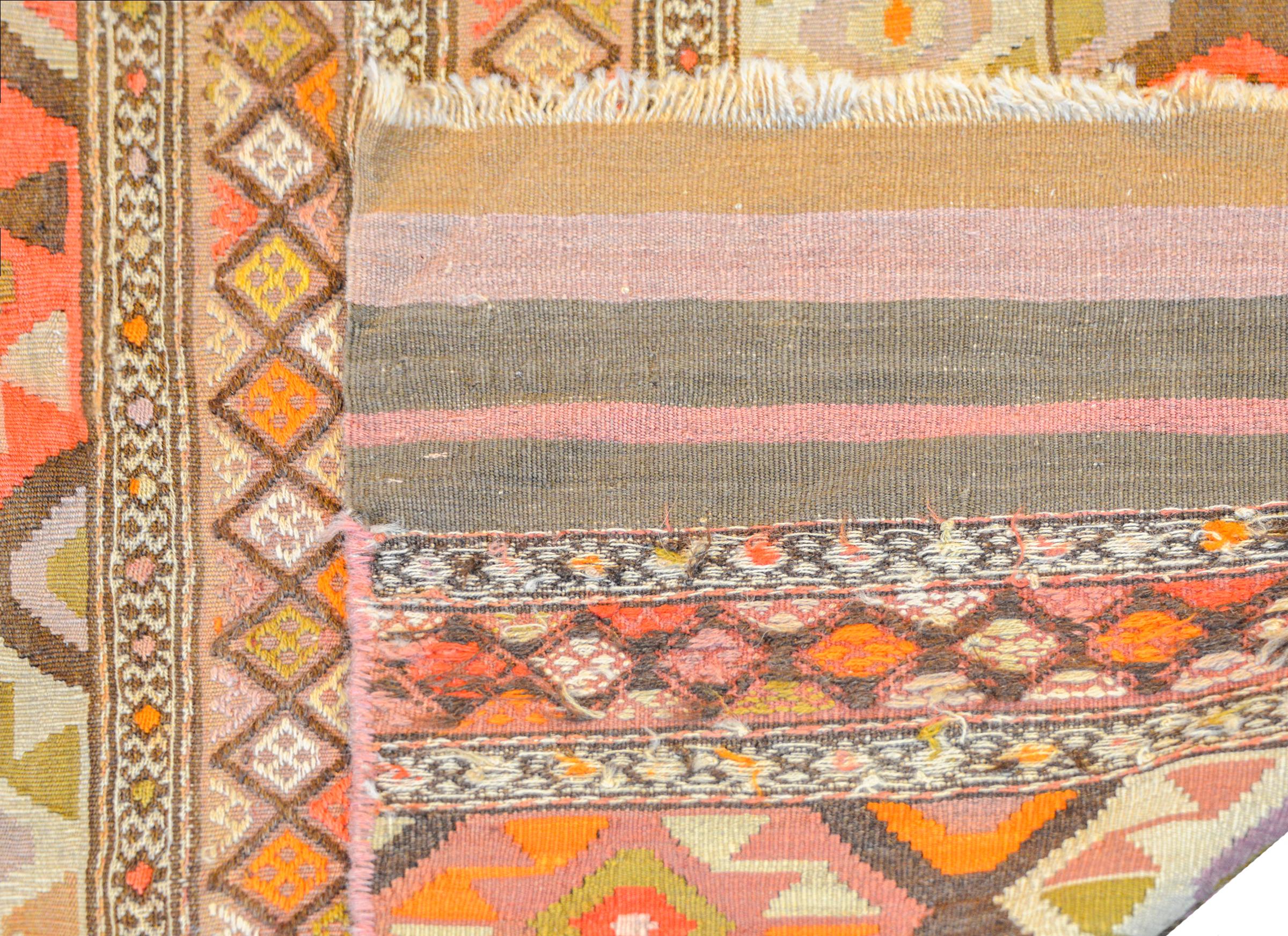 Schöner Shahsevan-Kelim-Teppich aus dem frühen 20. Jahrhundert (Wolle) im Angebot