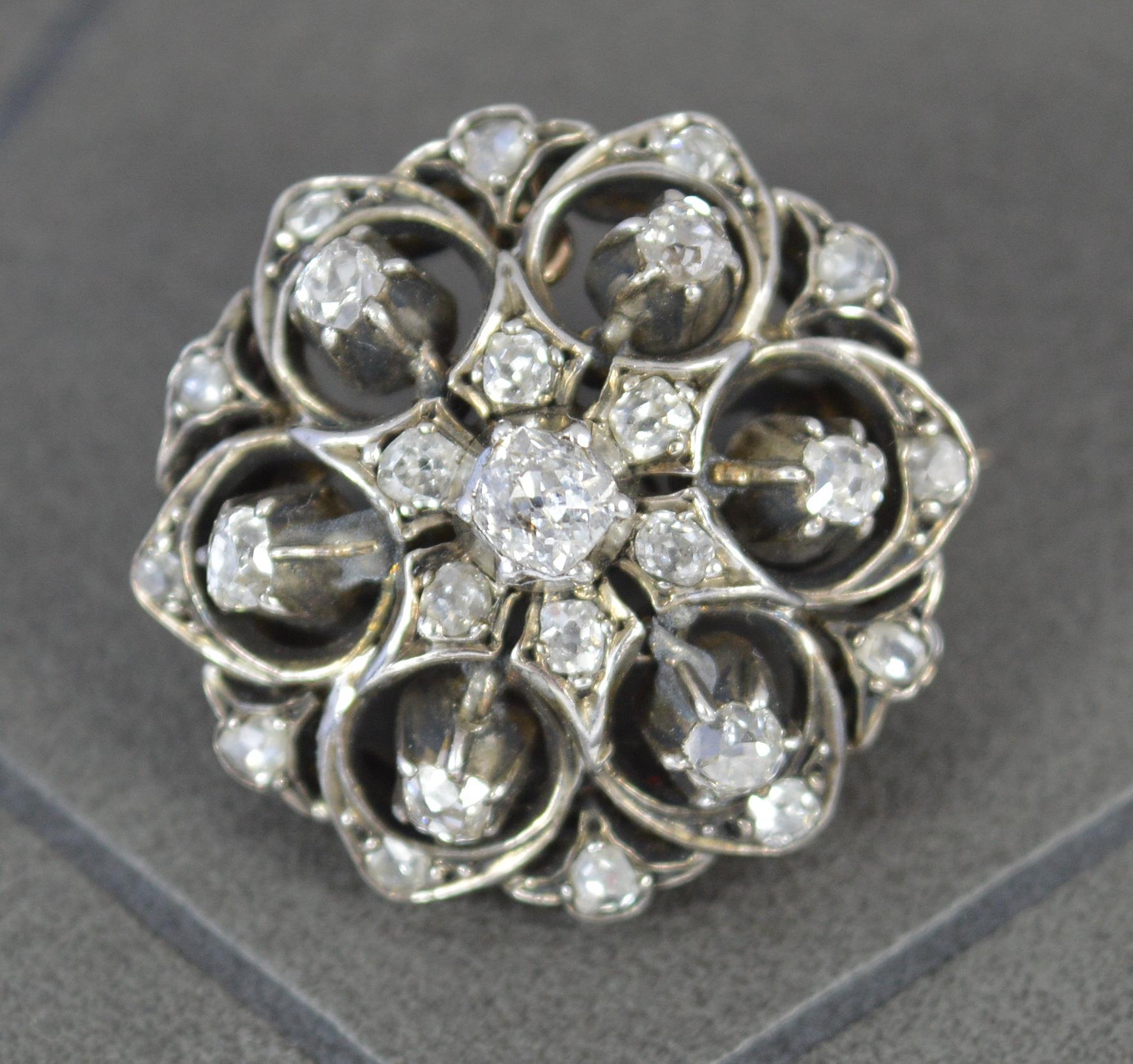 Beautiful Early Victorian 15ct Gold and Old Cut Diamond Cluster Brooch In Good Condition For Sale In St Helens, GB