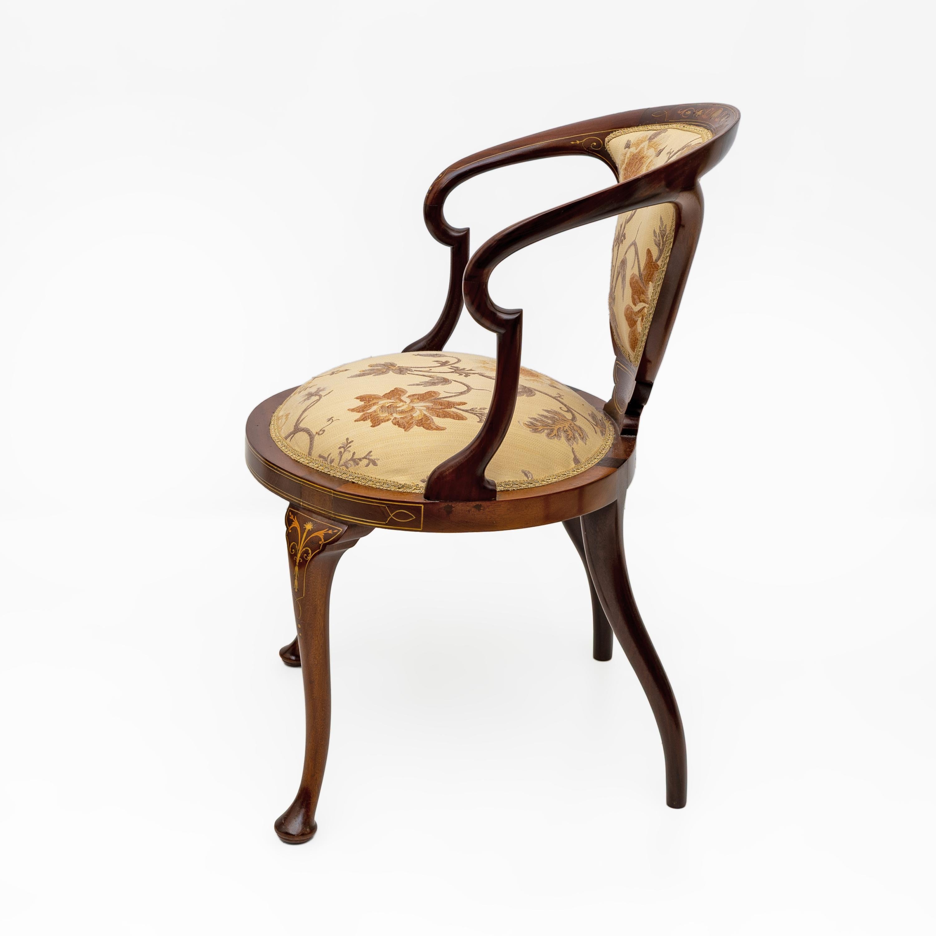 Schöner Edwardianischer Intarsienstuhl mit Wannenrücken im Angebot 1