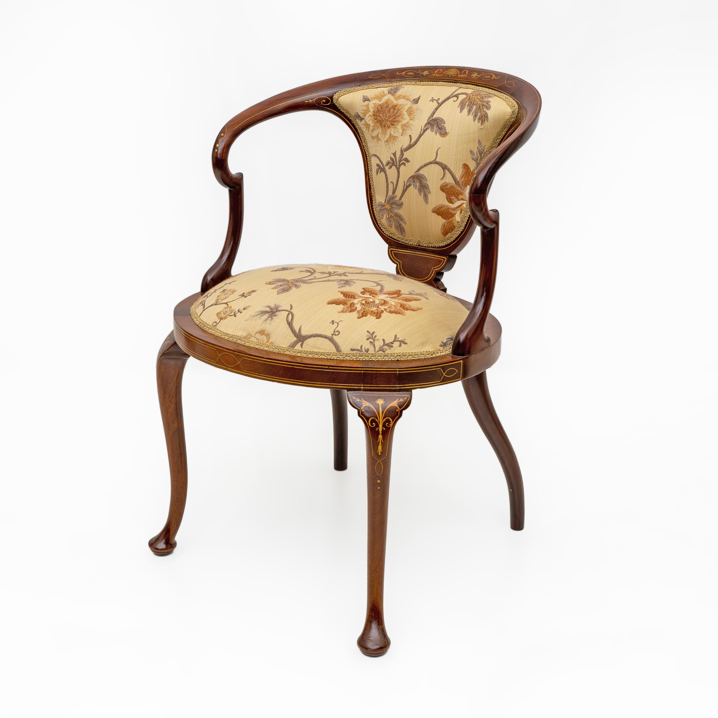 Schöner Edwardianischer Intarsienstuhl mit Wannenrücken im Angebot 2