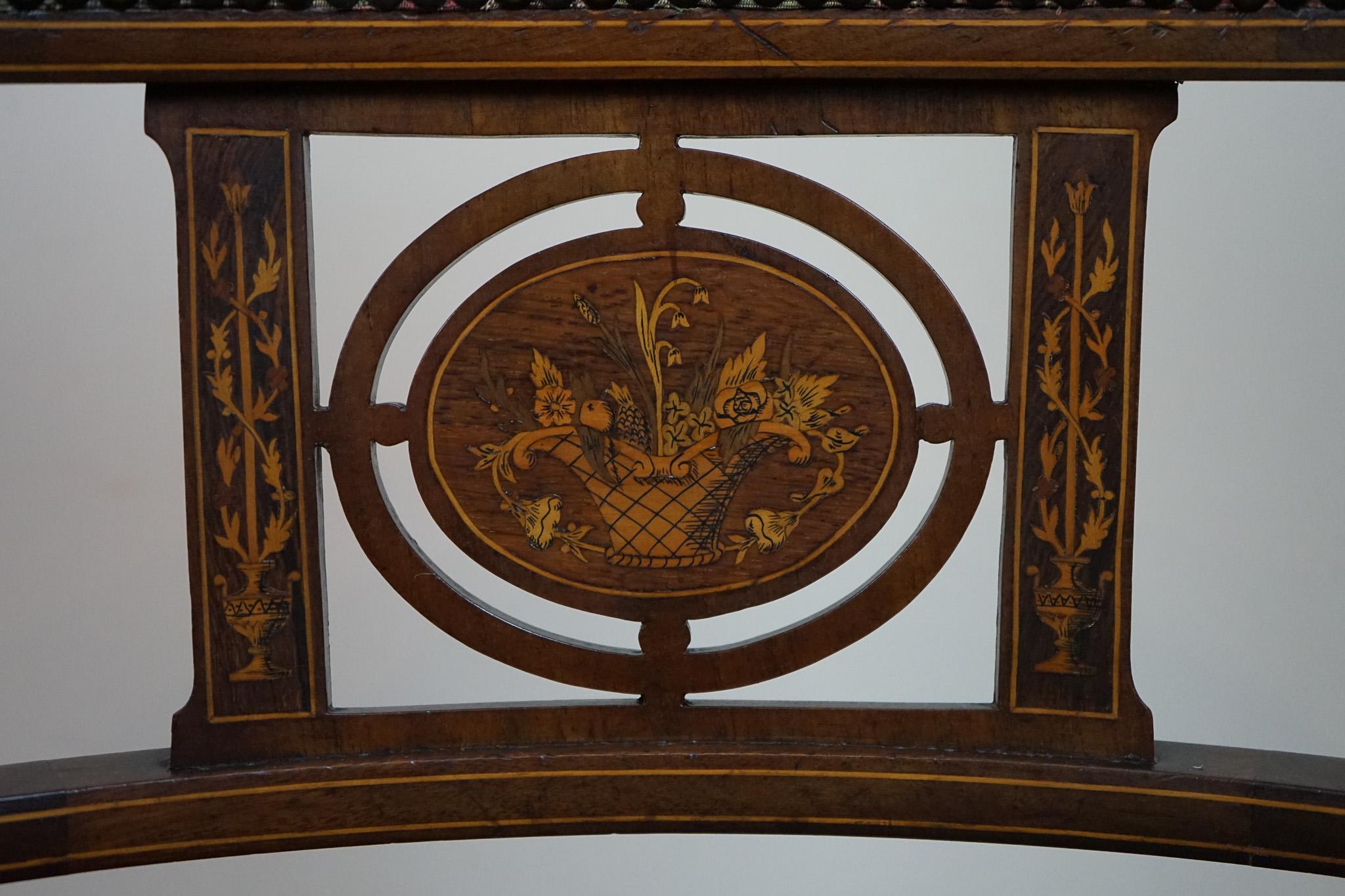 Hermosa eduardiana   Silla con respaldo de bañera con incrustaciones en venta 4