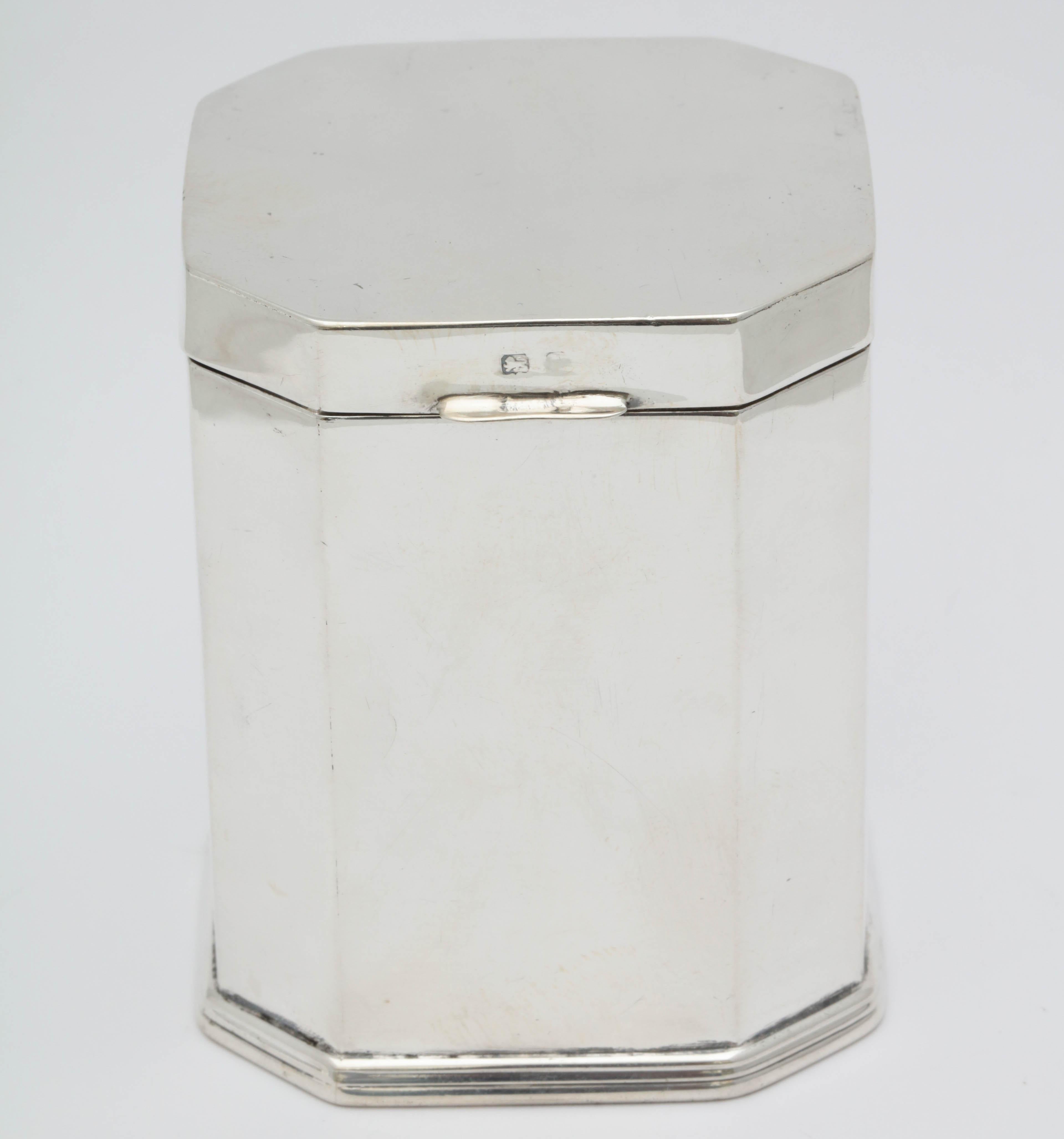 English Beautiful Edwardian Sterling Silver Tea Octagonal Caddy with Hinged Lid