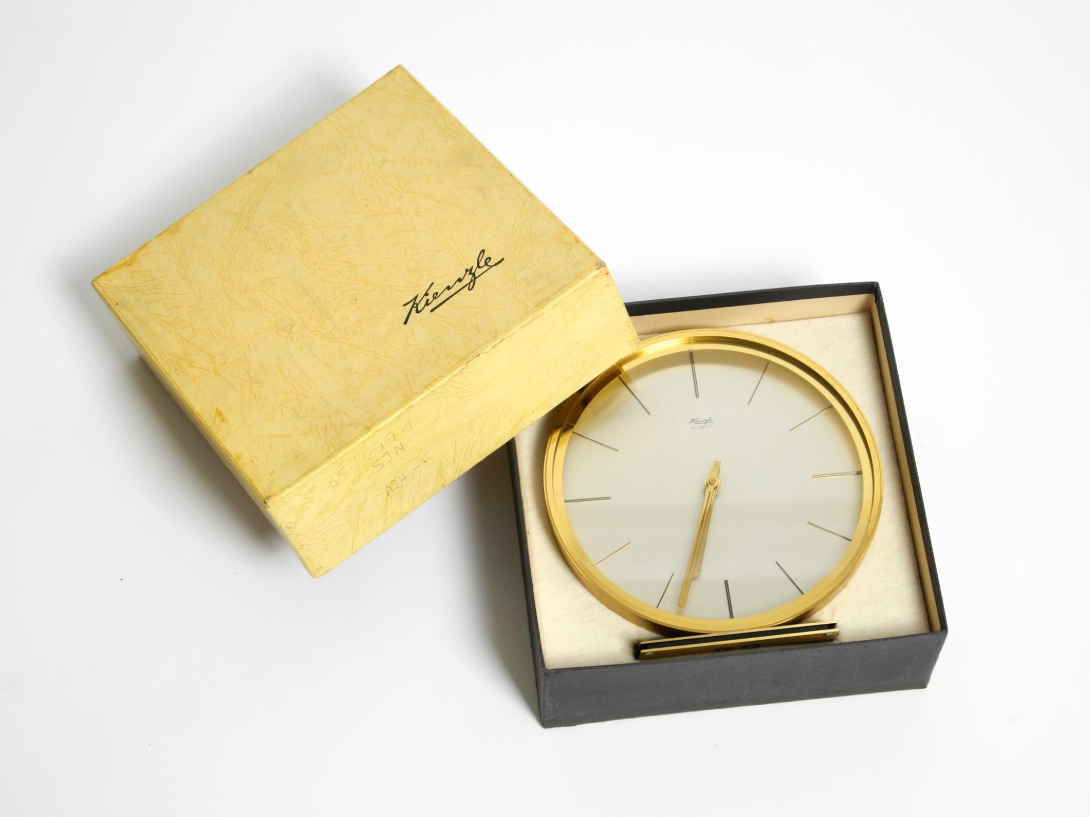 Beautiful elegant  1960s solid brass table clock by Kienzle with original box For Sale 3