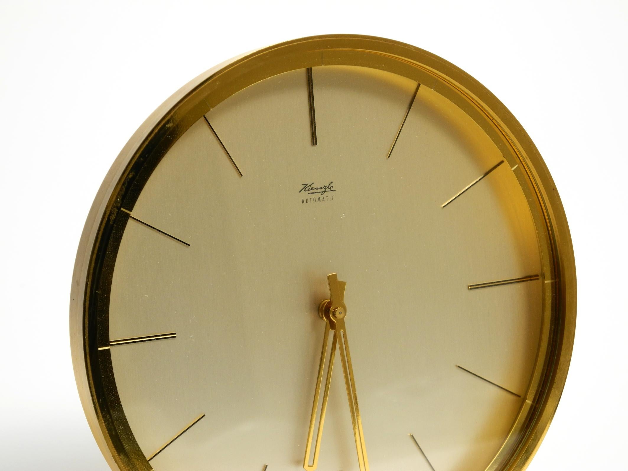 Beautiful elegant  1960s solid brass table clock by Kienzle with original box For Sale 6
