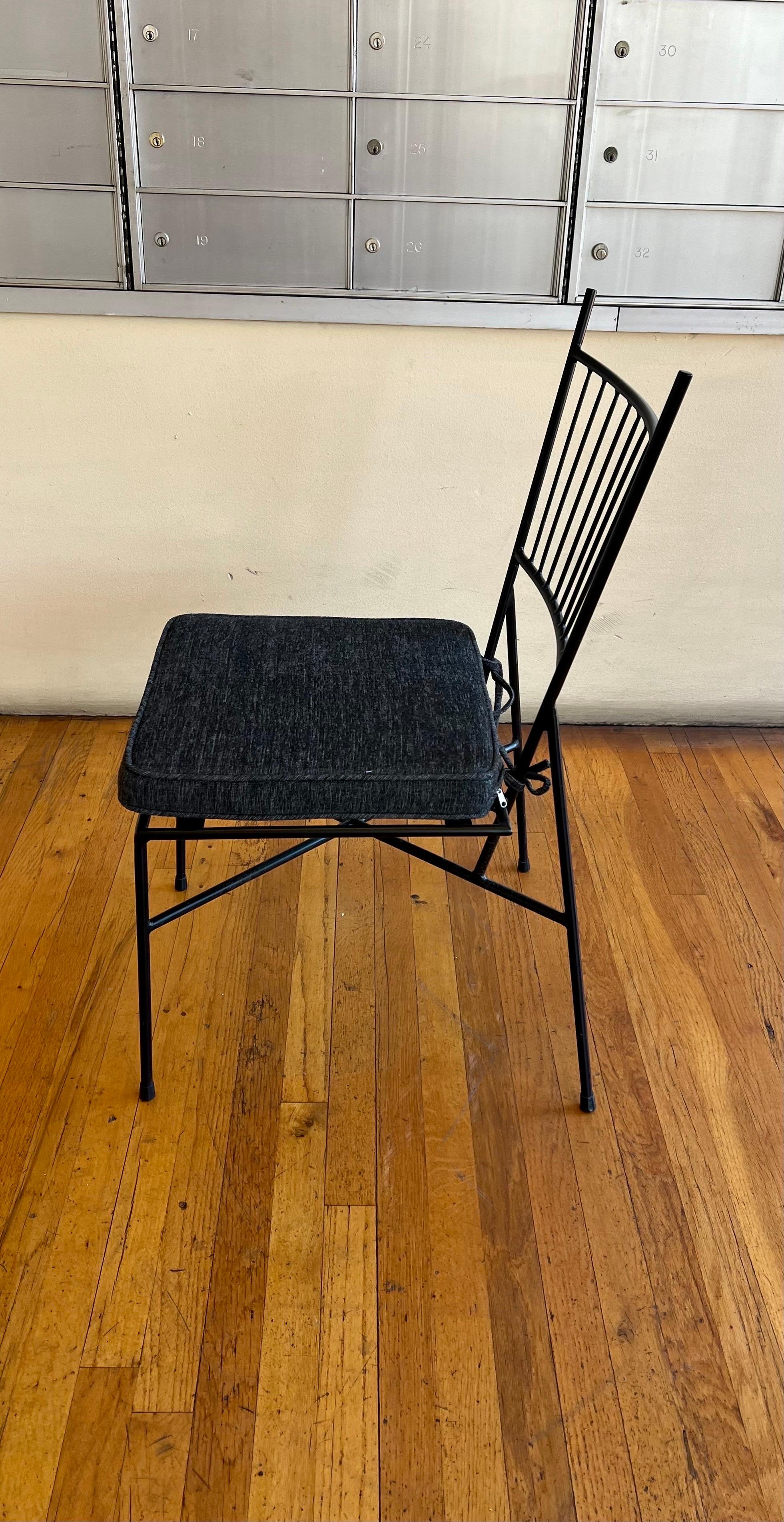 Beautiful Elegant American Mid Century Modern Iron Chair by Paul McCobb In Excellent Condition For Sale In San Diego, CA