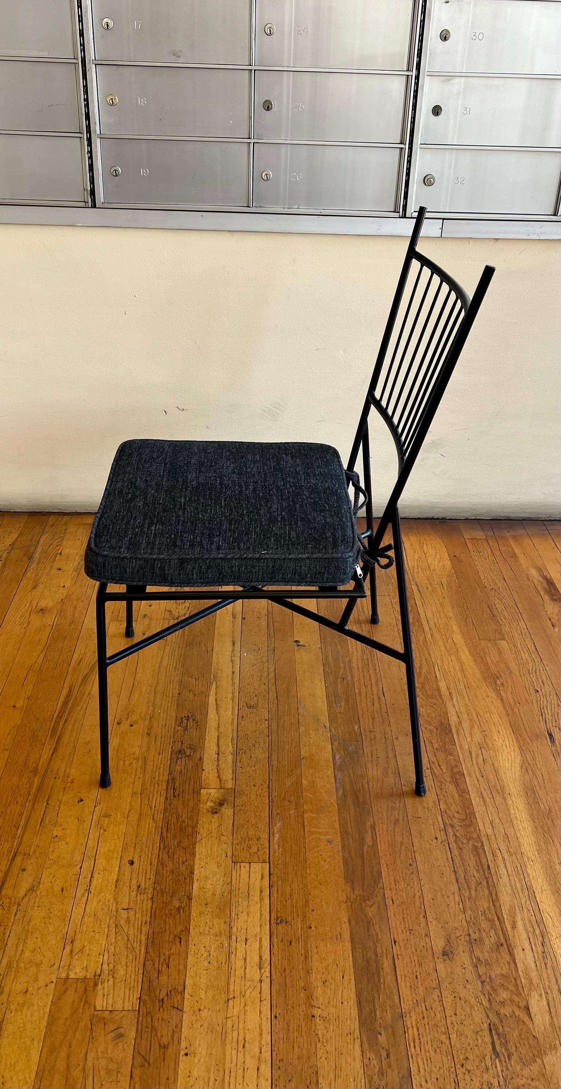 Eleganter, amerikanischer Eisenstuhl aus der Mitte des Jahrhunderts von Paul McCobb im Zustand „Hervorragend“ im Angebot in San Diego, CA