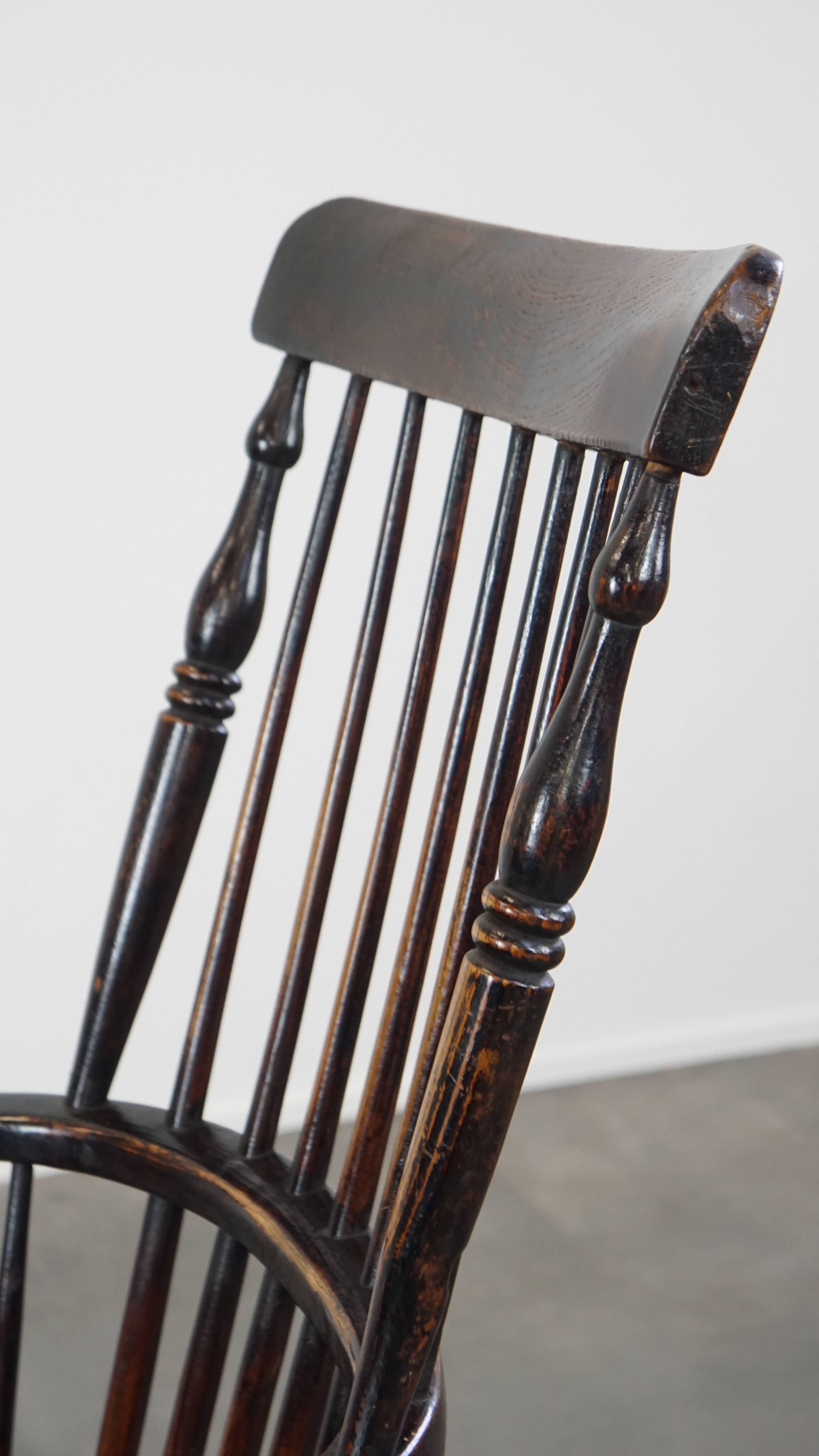 Beautiful, Elegant Antique Wooden Spindle Windsor Chair For Sale 5
