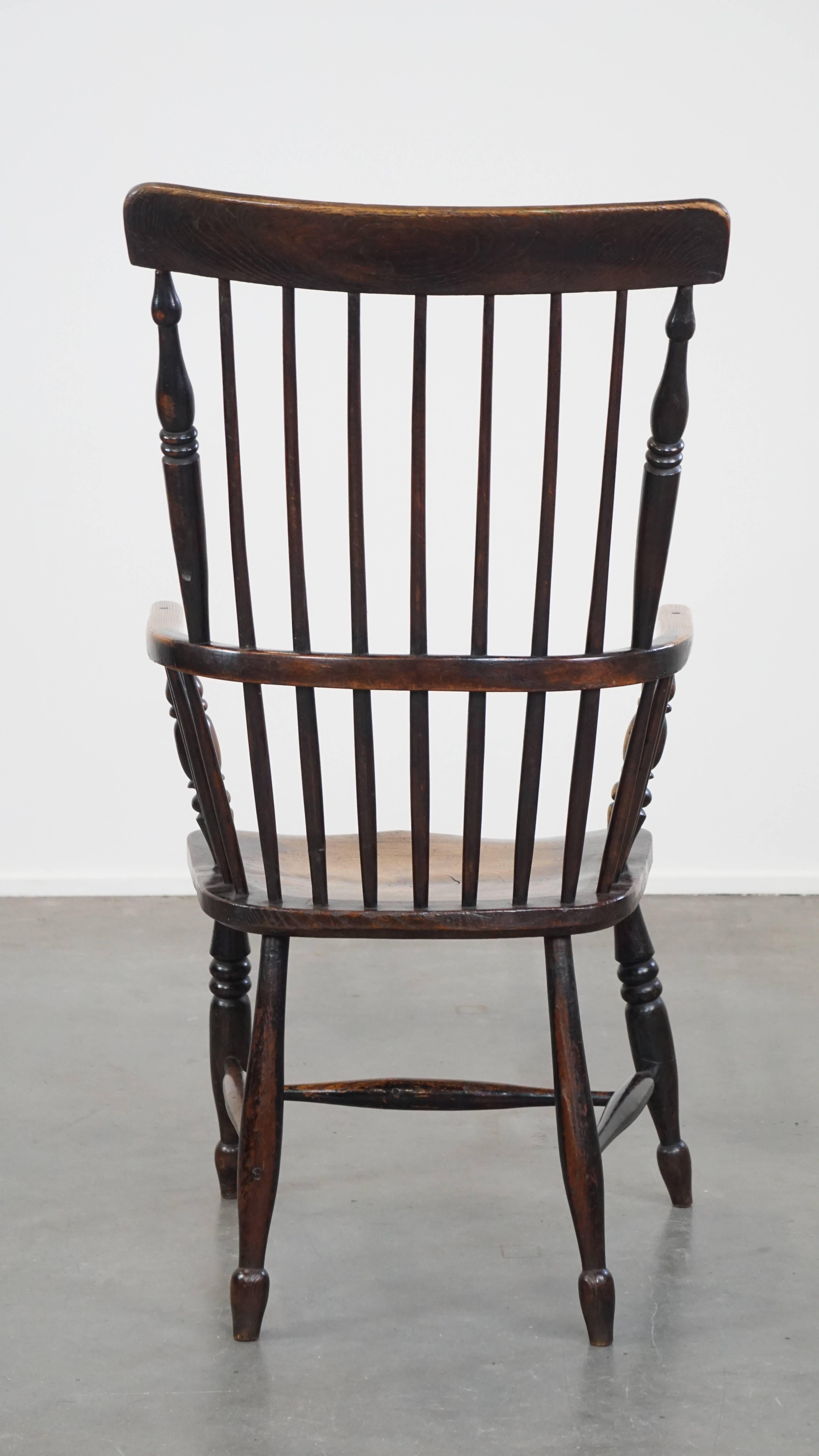Hand-Crafted Beautiful, Elegant Antique Wooden Spindle Windsor Chair For Sale