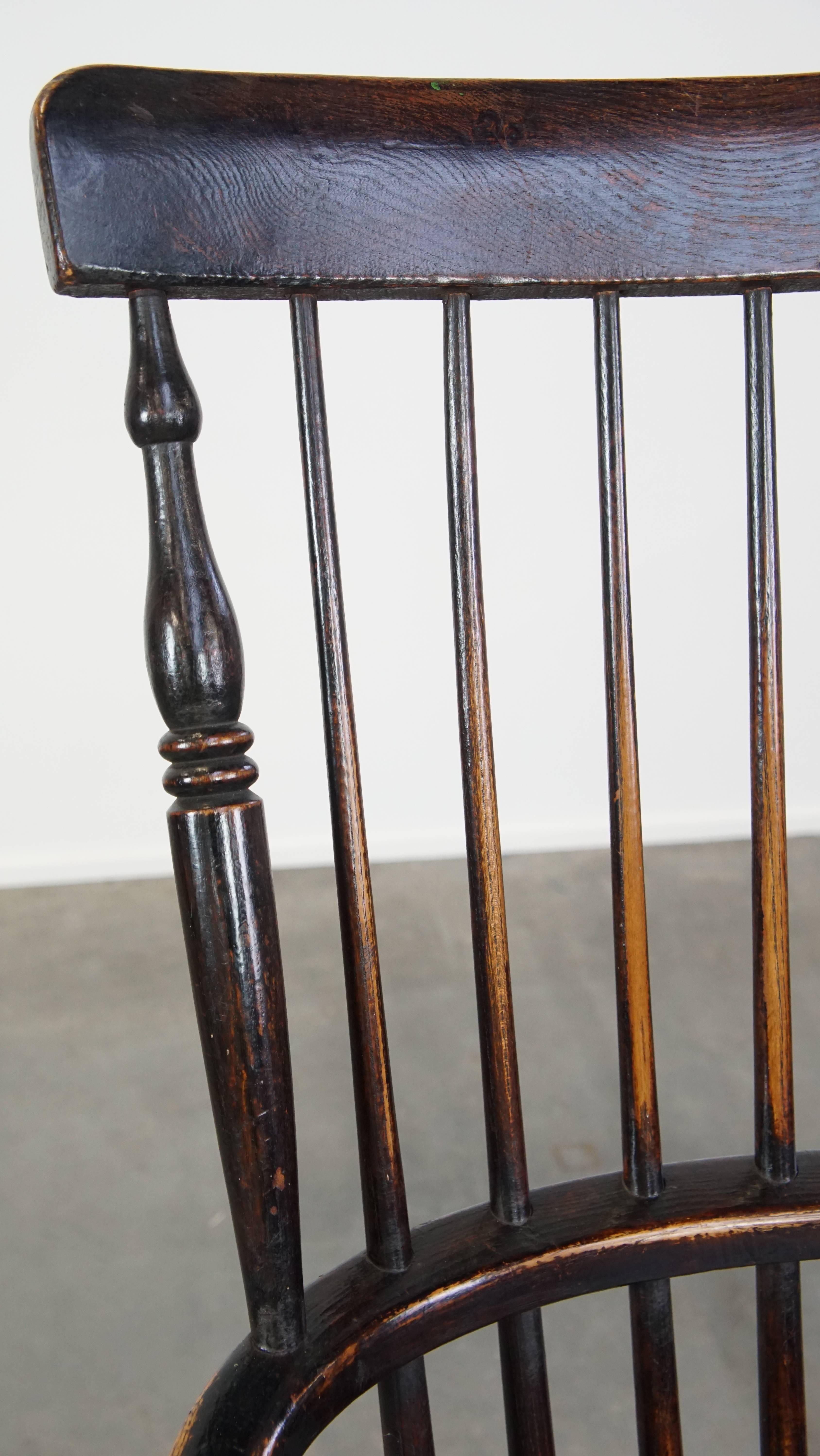 Beautiful, Elegant Antique Wooden Spindle Windsor Chair For Sale 3