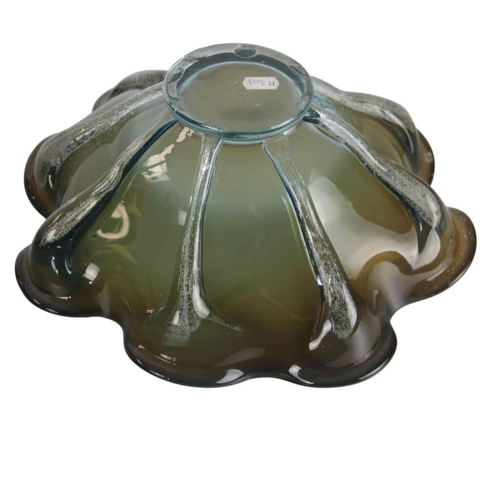 Magnifique grand bol de Murano vert olive avec bords ondulés uniques en vente 1