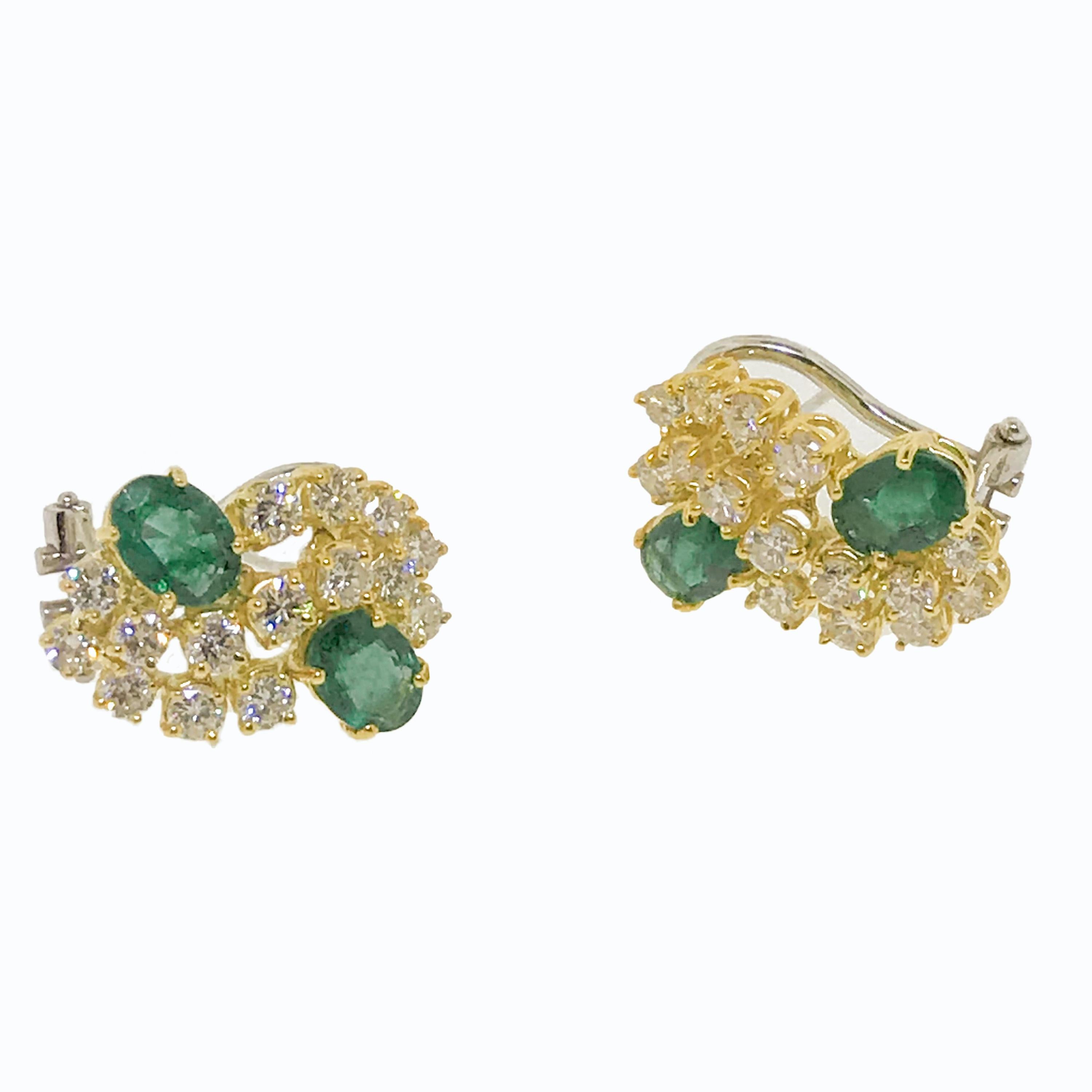 Contemporary Beautiful Emerald and Diamond Earrings For Sale