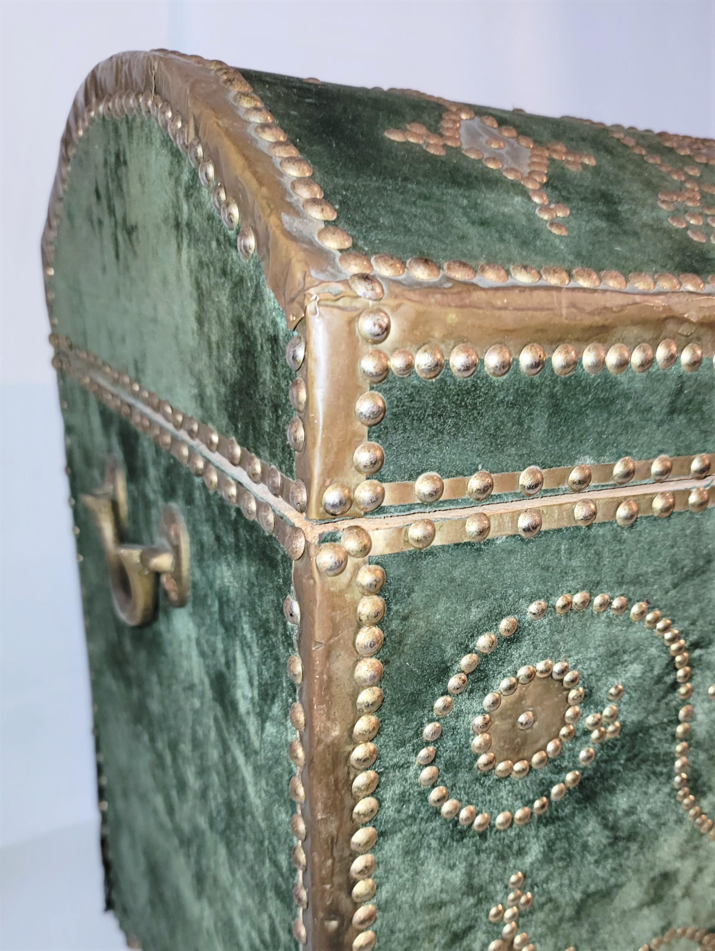 Beautiful Emerald Green Velvet Dome Top Trunk In Good Condition In Los Angeles, CA